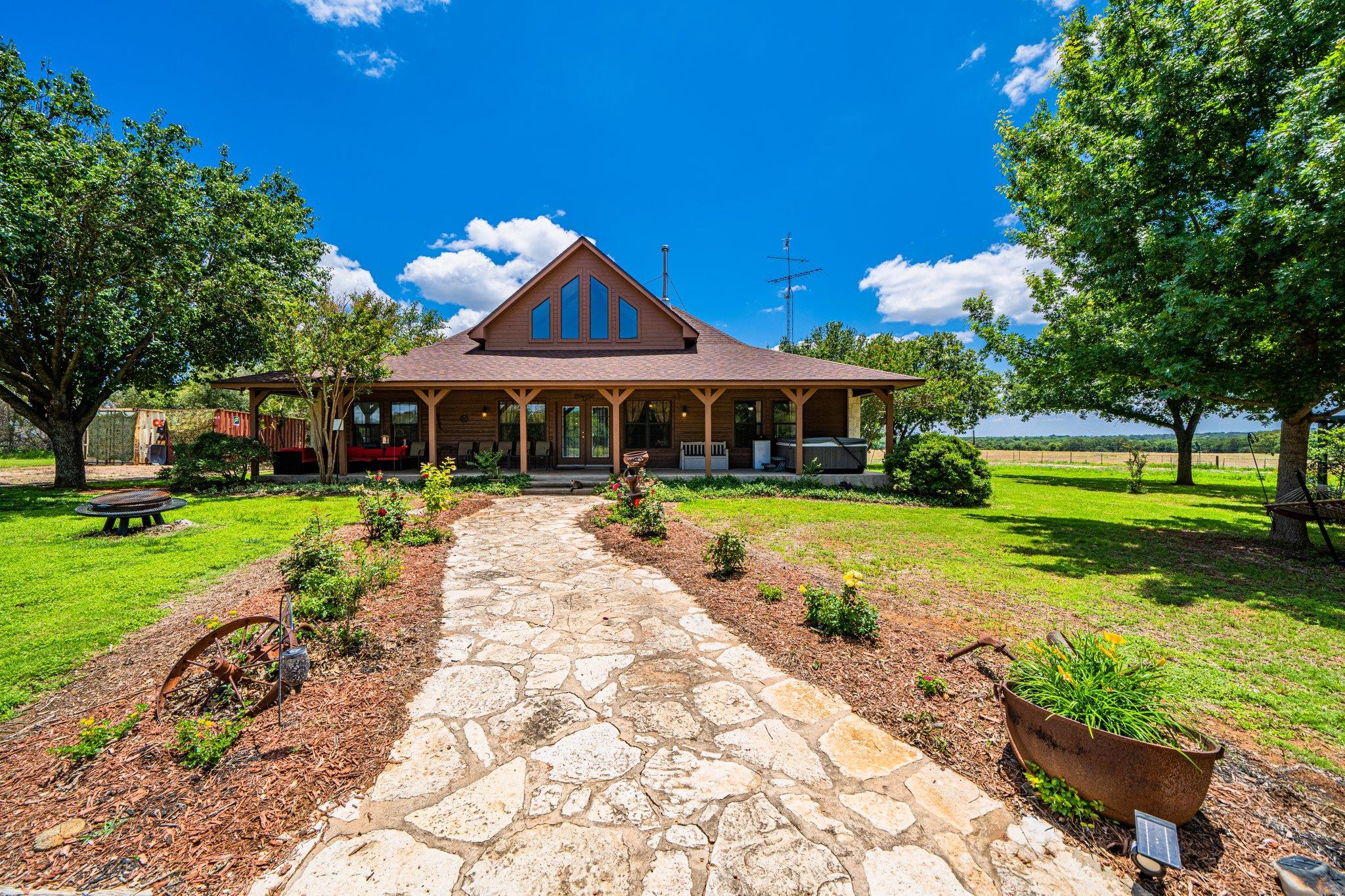 283 Hallford, Fredericksburg, TX 78624