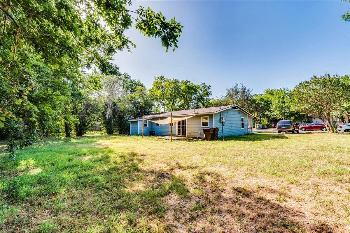 609 Cottonwood St, Lockhart, TX 78644