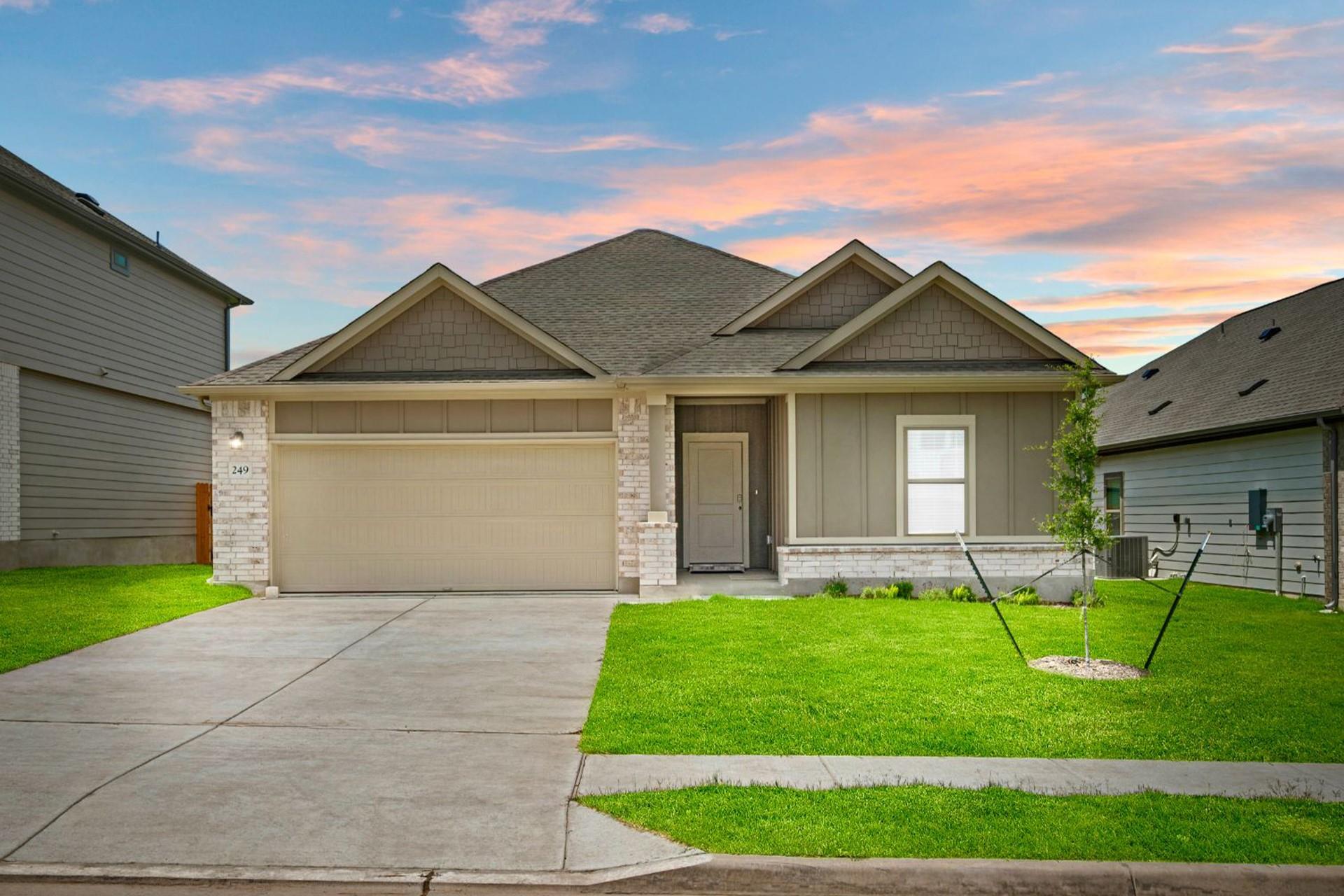 249 Little Green Trl, Jarrell, TX 76537