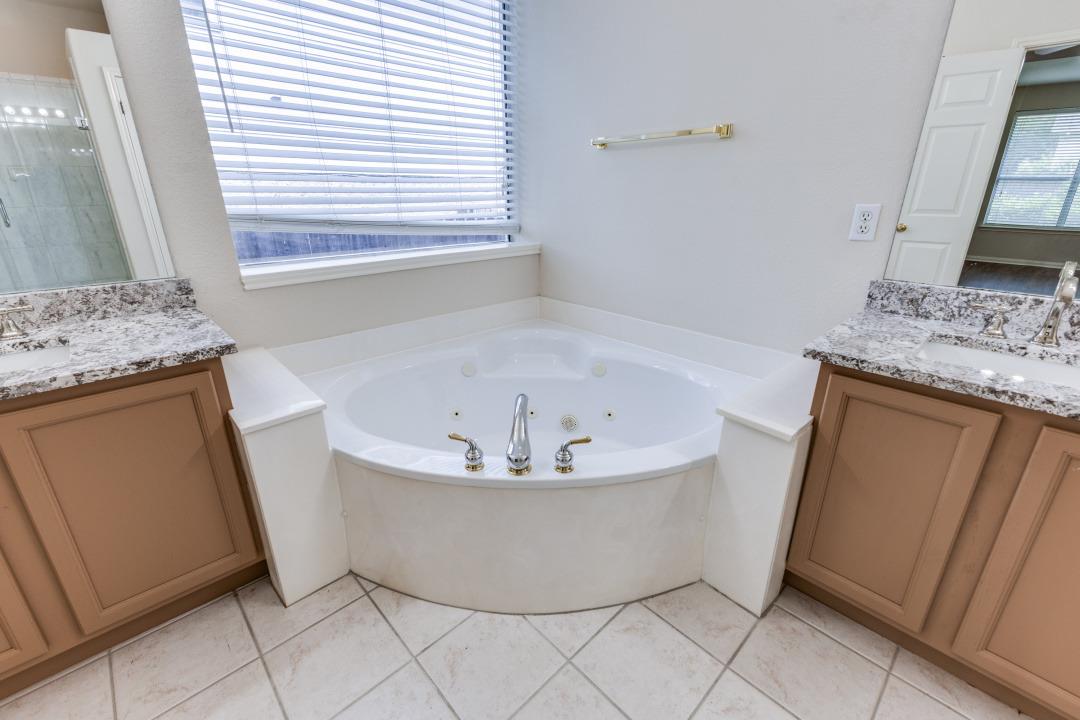 712 Runners Rdg, Pflugerville, TX 78660