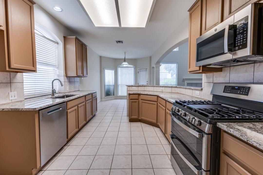 712 Runners Rdg, Pflugerville, TX 78660