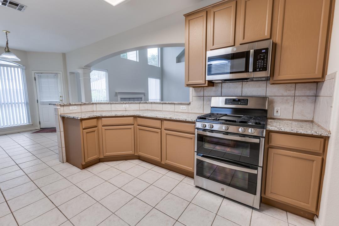 712 Runners Rdg, Pflugerville, TX 78660