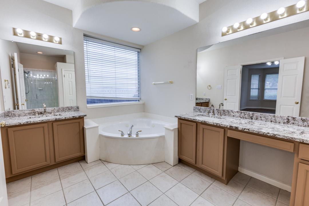 712 Runners Rdg, Pflugerville, TX 78660