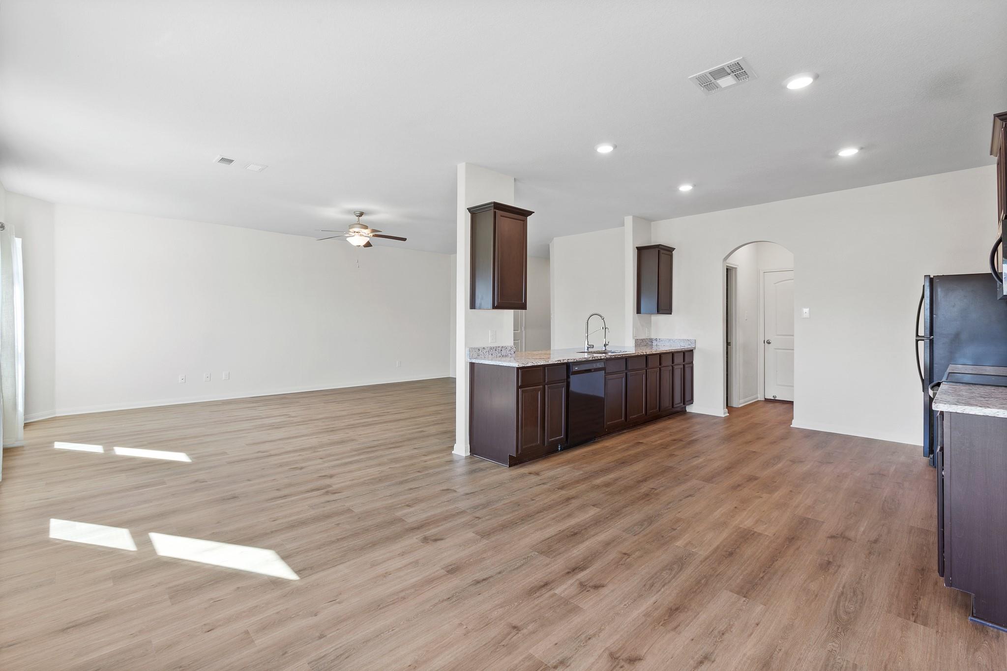 1437 Amy Dr, Kyle, TX 78640