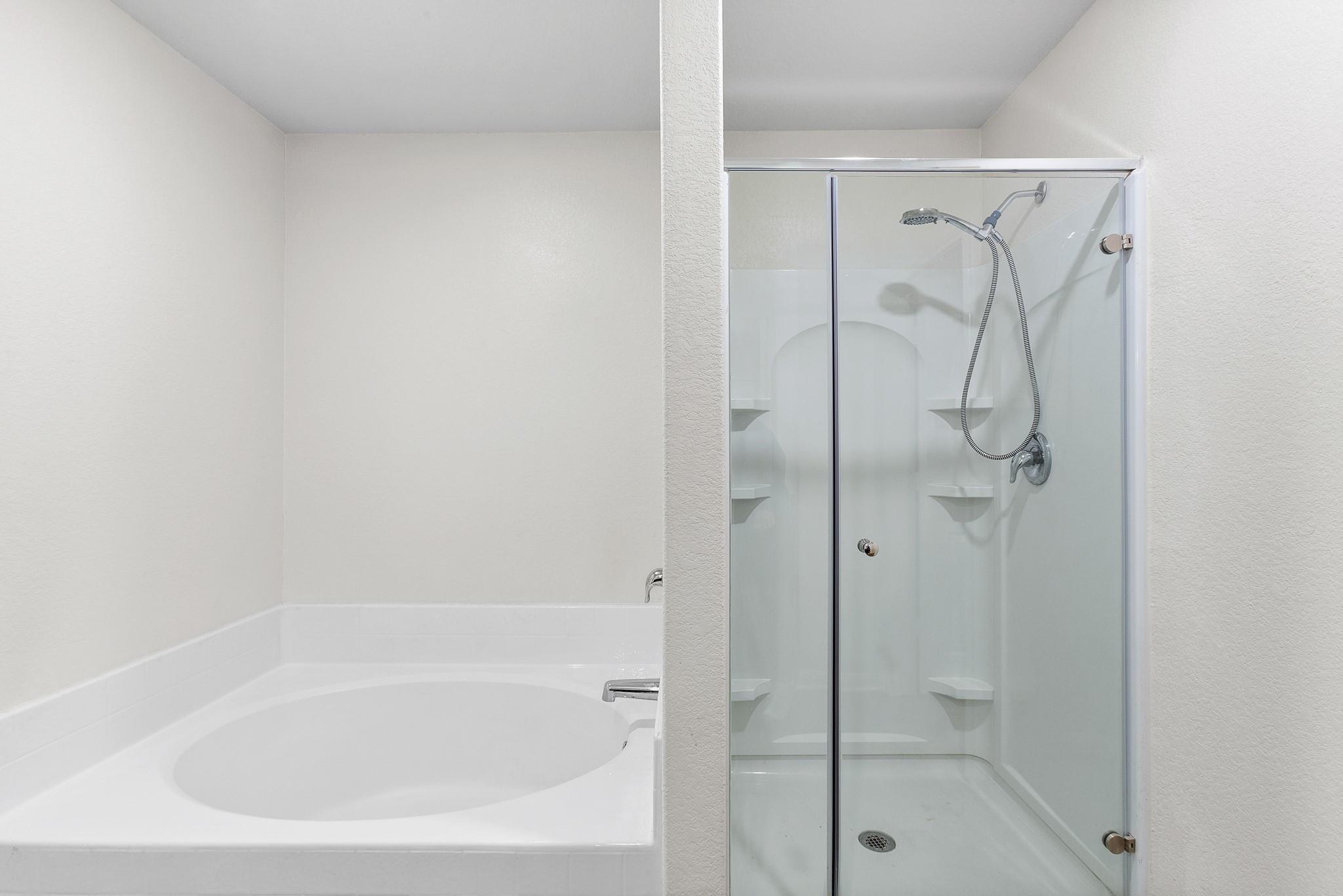 1437 Amy Dr, Kyle, TX 78640