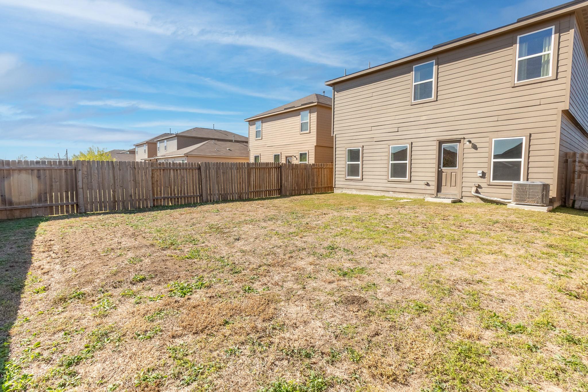 1437 Amy Dr, Kyle, TX 78640