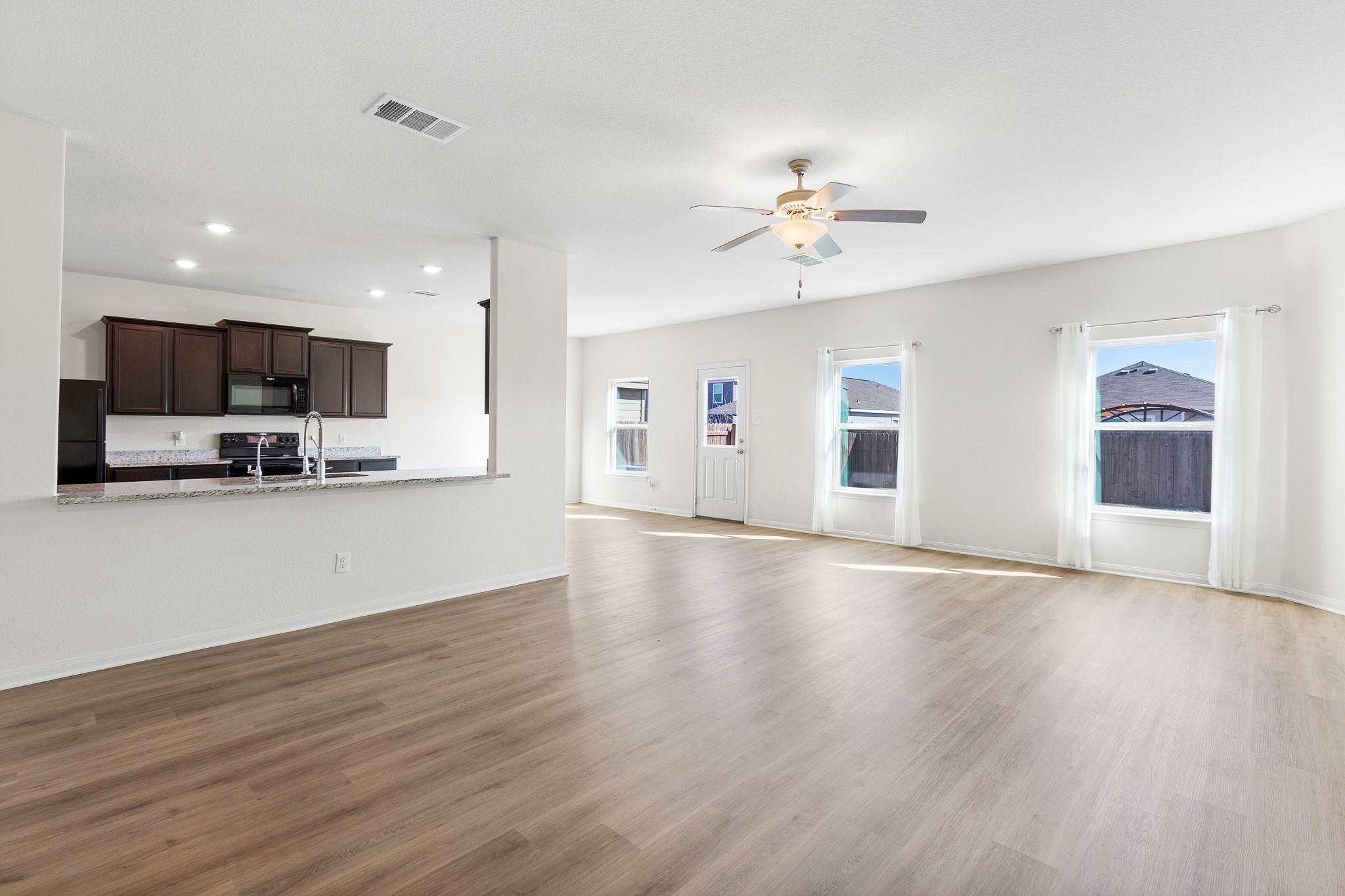 1437 Amy Dr, Kyle, TX 78640