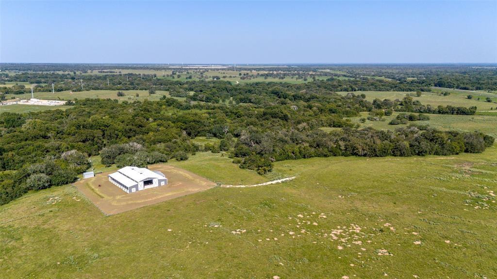6417 County Road 240, Waelder, TX 78959