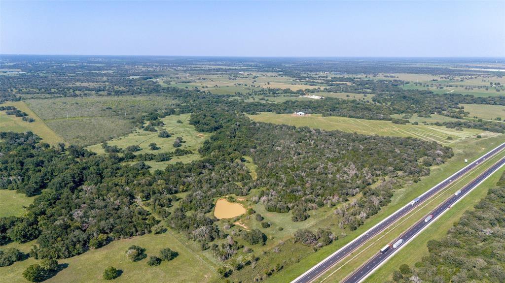 6417 County Road 240, Waelder, TX 78959