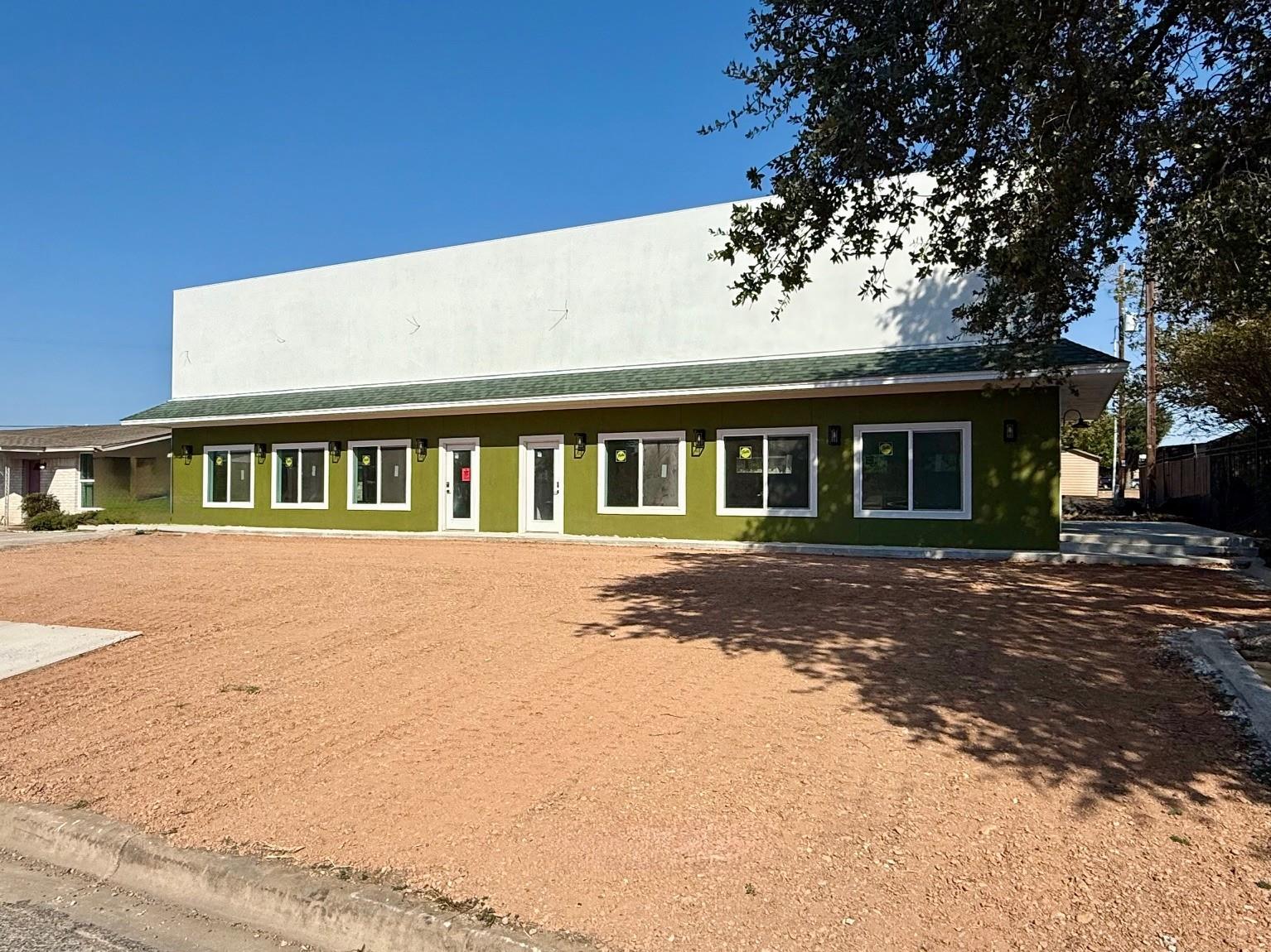 100 Paula Ln, Taylor, TX 76574