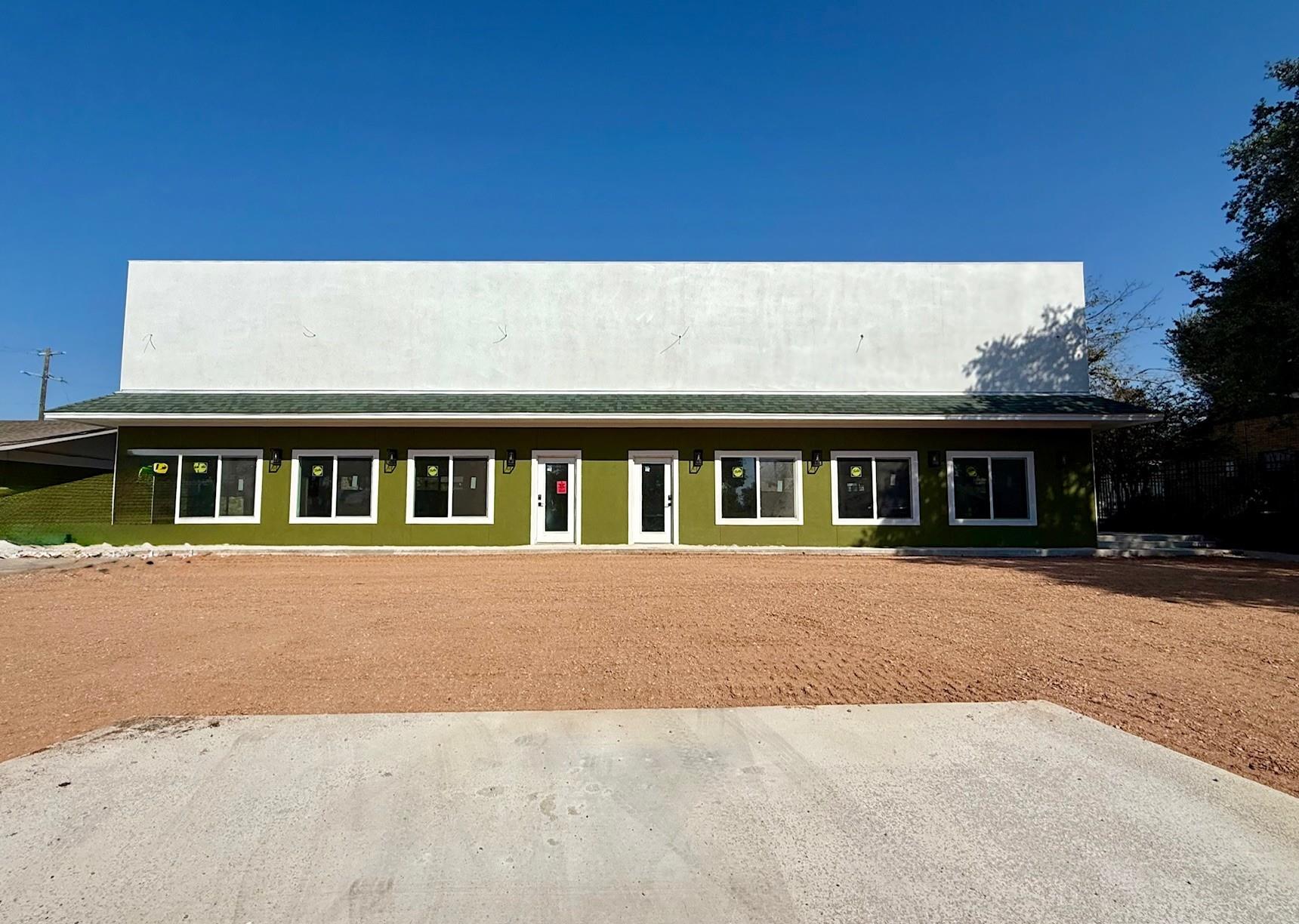 100 Paula Ln, Taylor, TX 76574