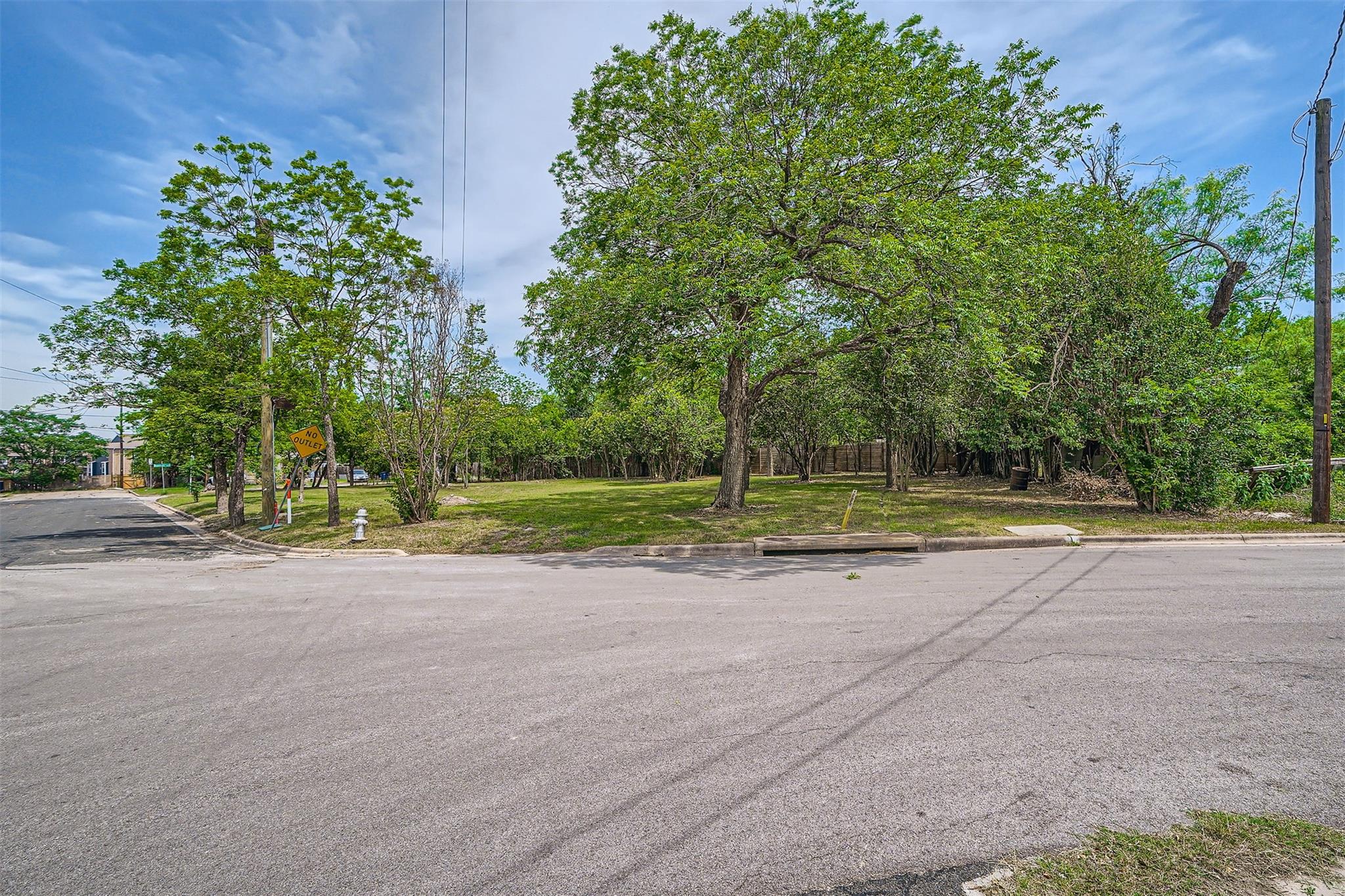 401 Oak Plz, Austin, TX 78753