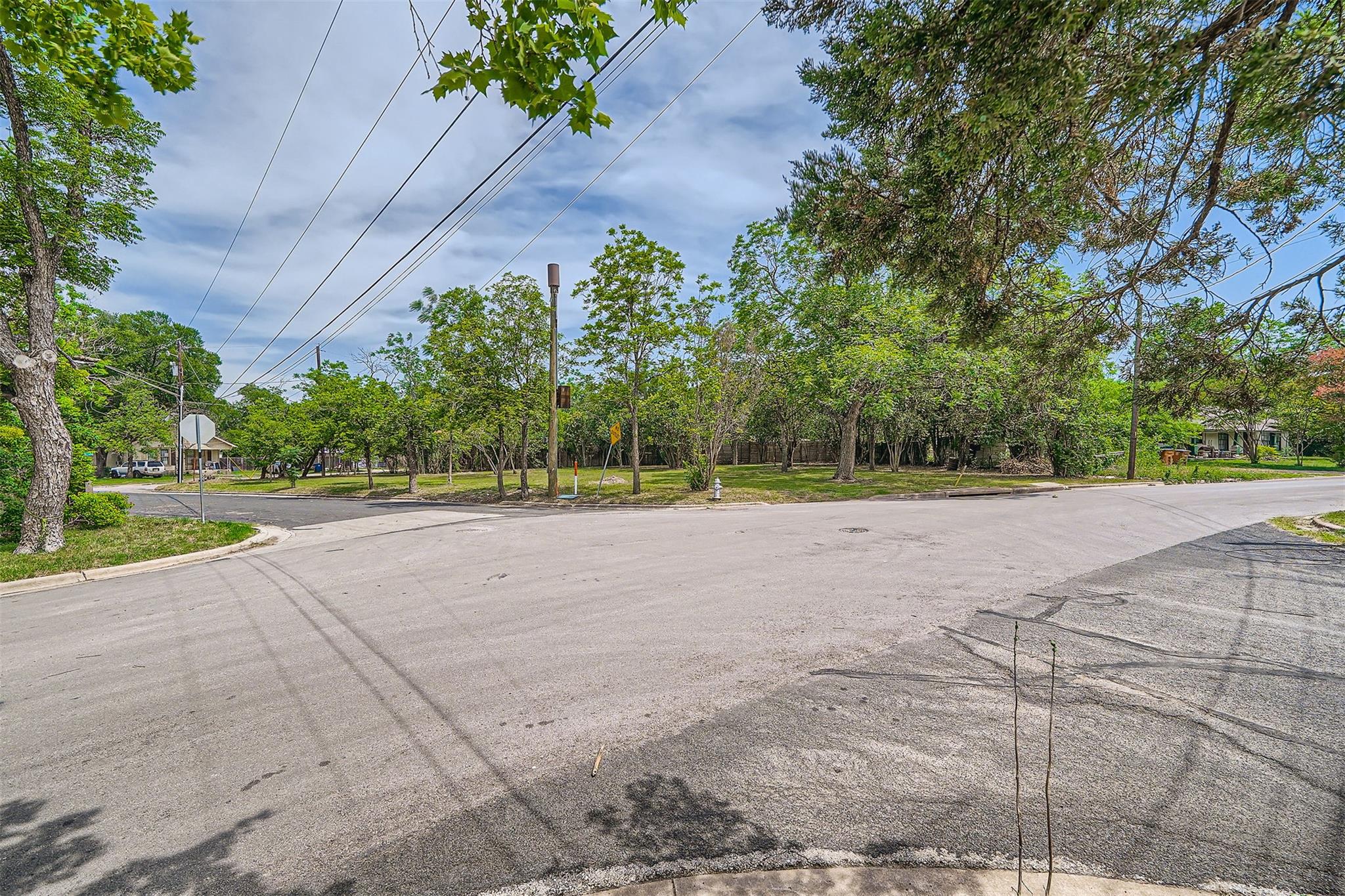 401 Oak Plz, Austin, TX 78753