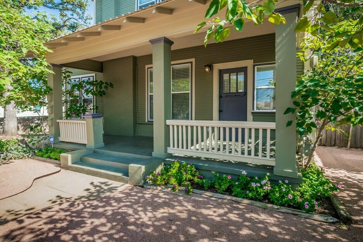 1159 Navasota St, Austin, TX 78702