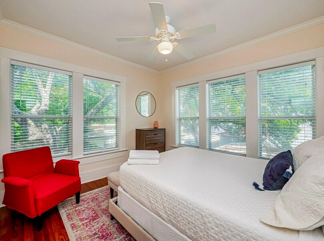 1159 Navasota St, Austin, TX 78702