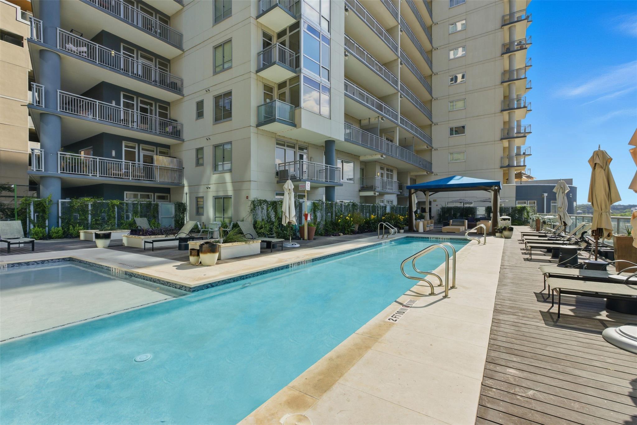 603 Davis St # 703, Austin, TX 78701