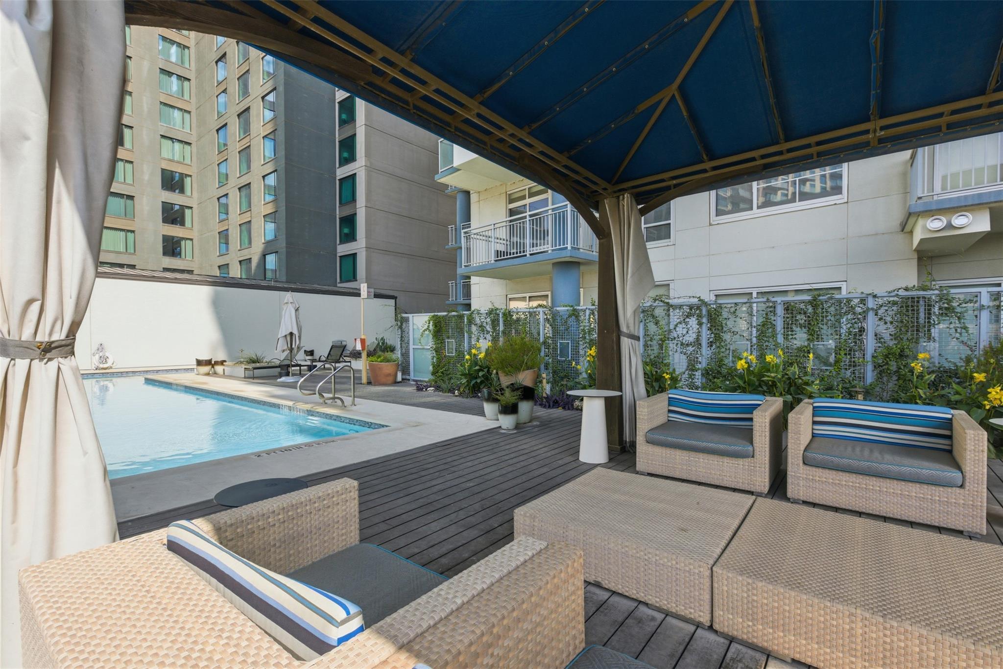 603 Davis St # 703, Austin, TX 78701