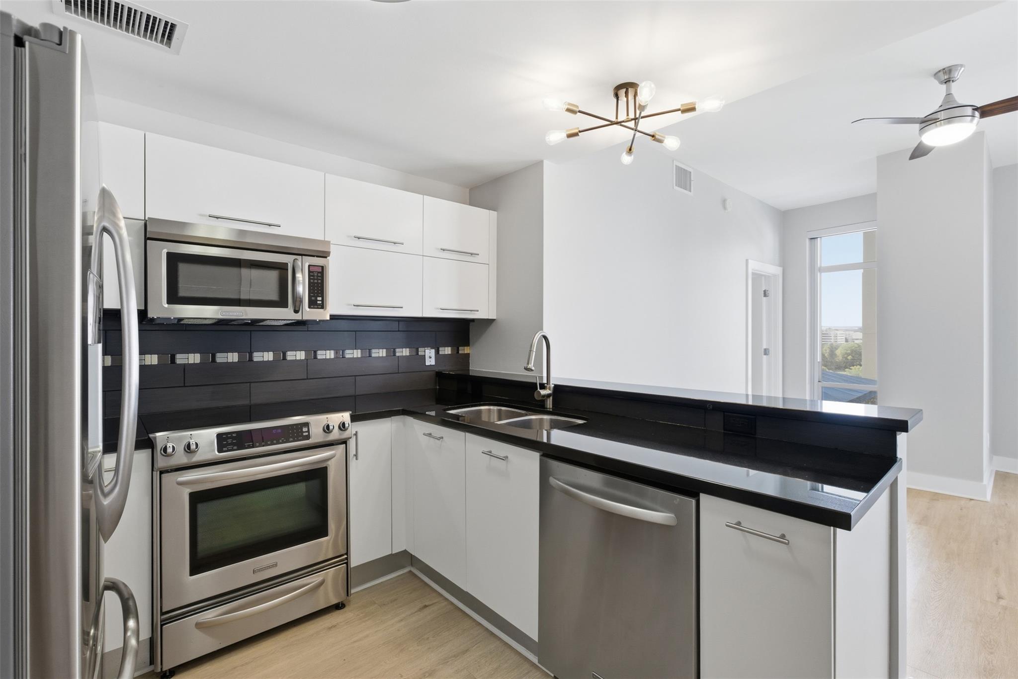 603 Davis St # 703, Austin, TX 78701