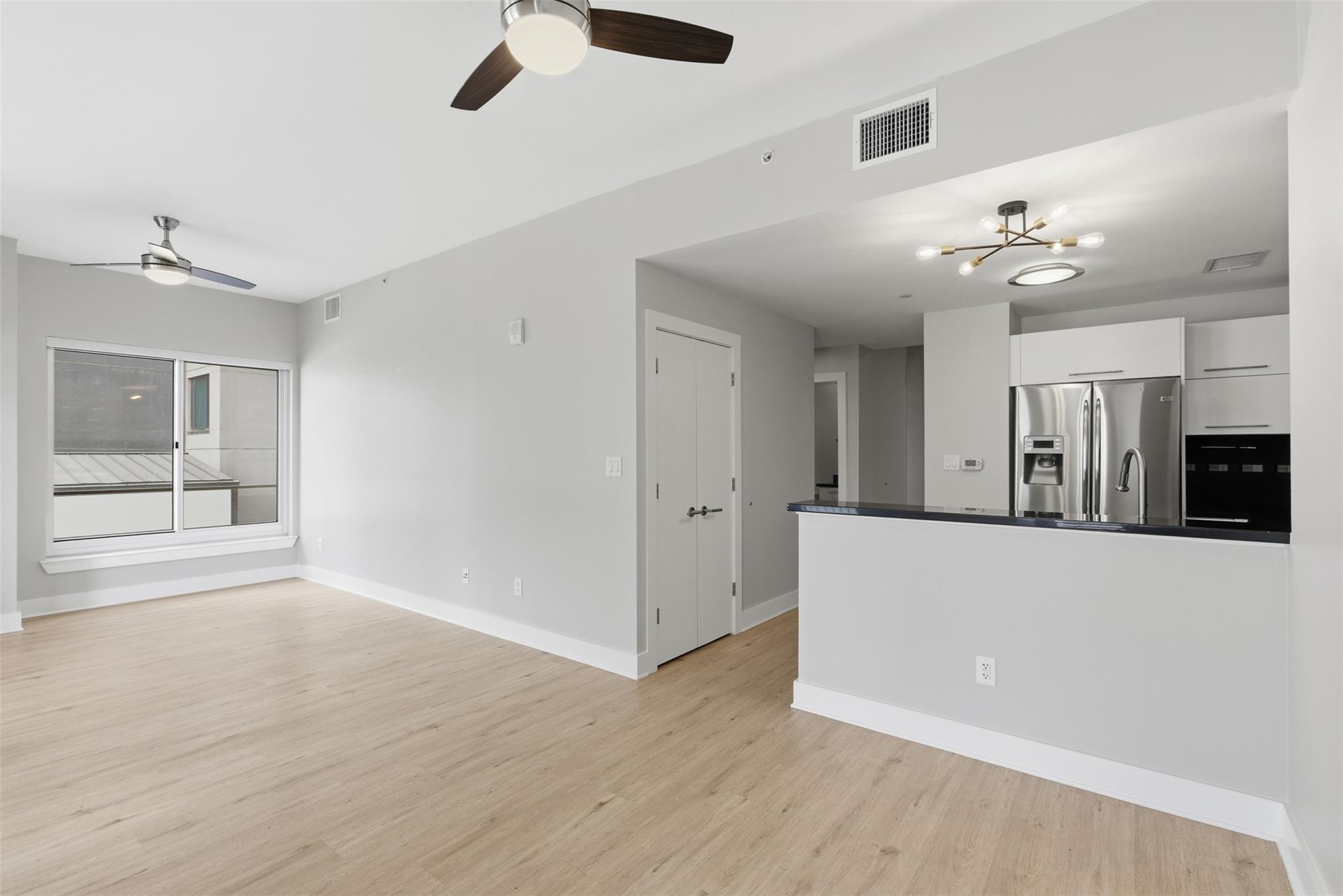 603 Davis St # 703, Austin, TX 78701