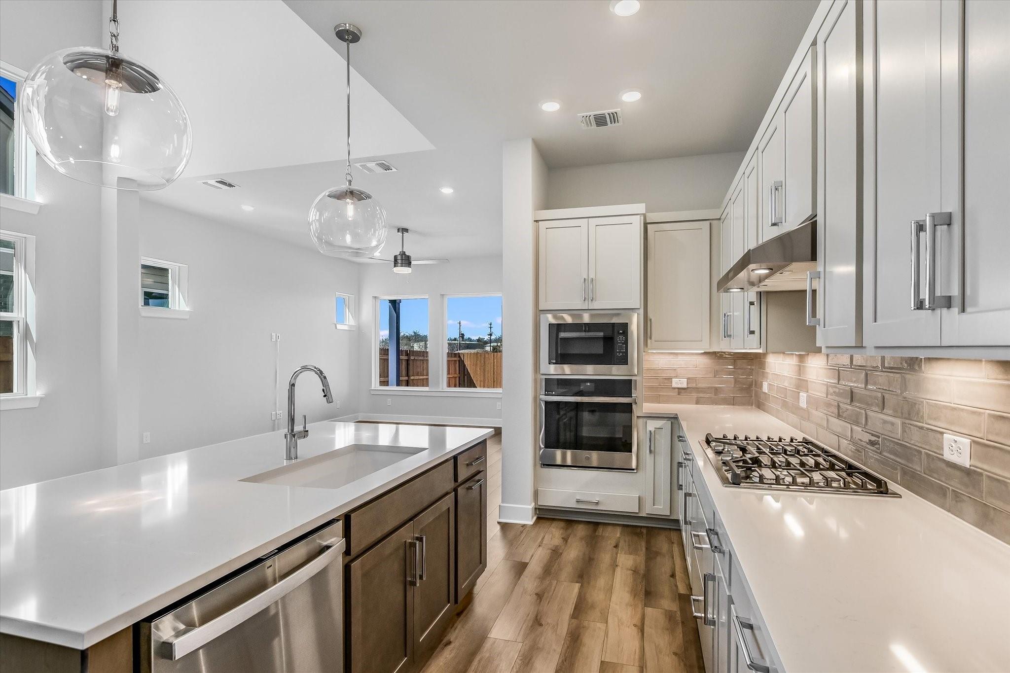 1333 South Brook Dr, Leander, TX 78641