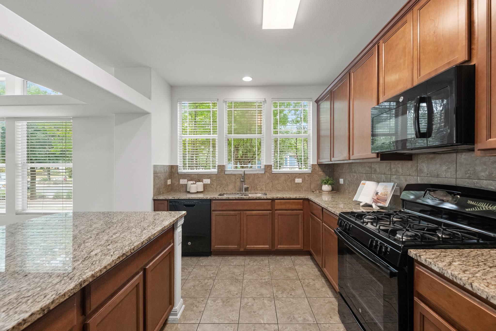 1267 Sanders, Kyle, TX 78640
