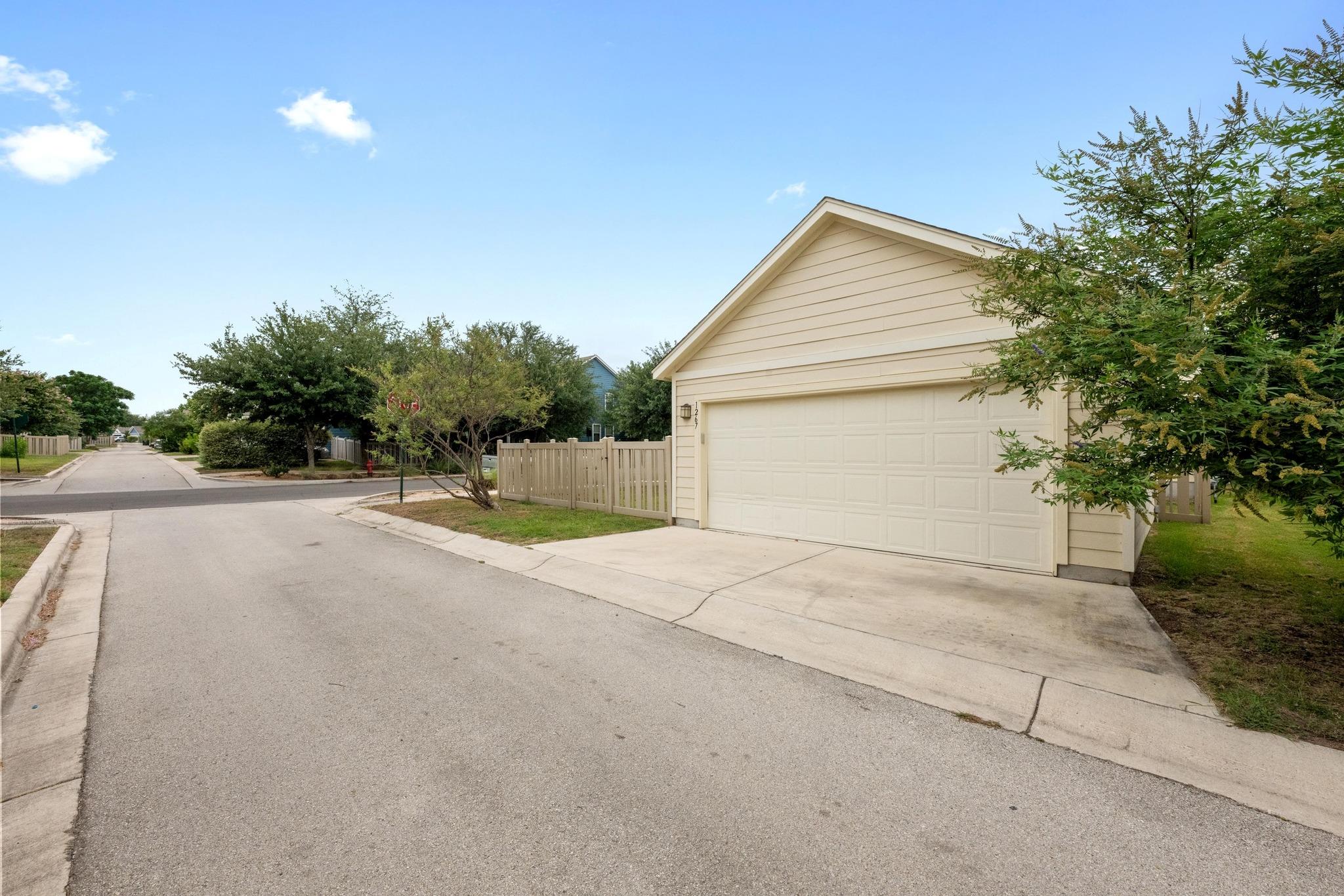 1267 Sanders, Kyle, TX 78640