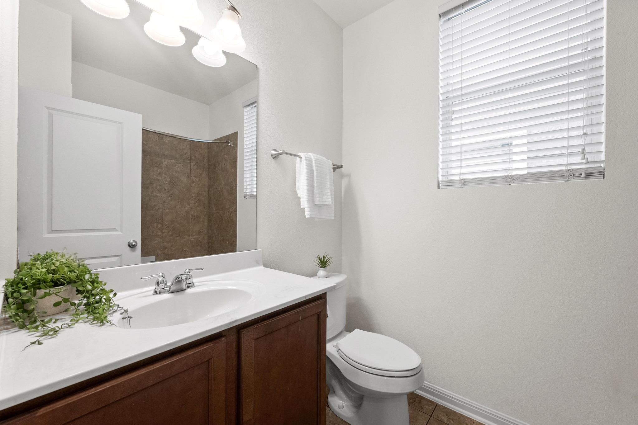 1267 Sanders, Kyle, TX 78640