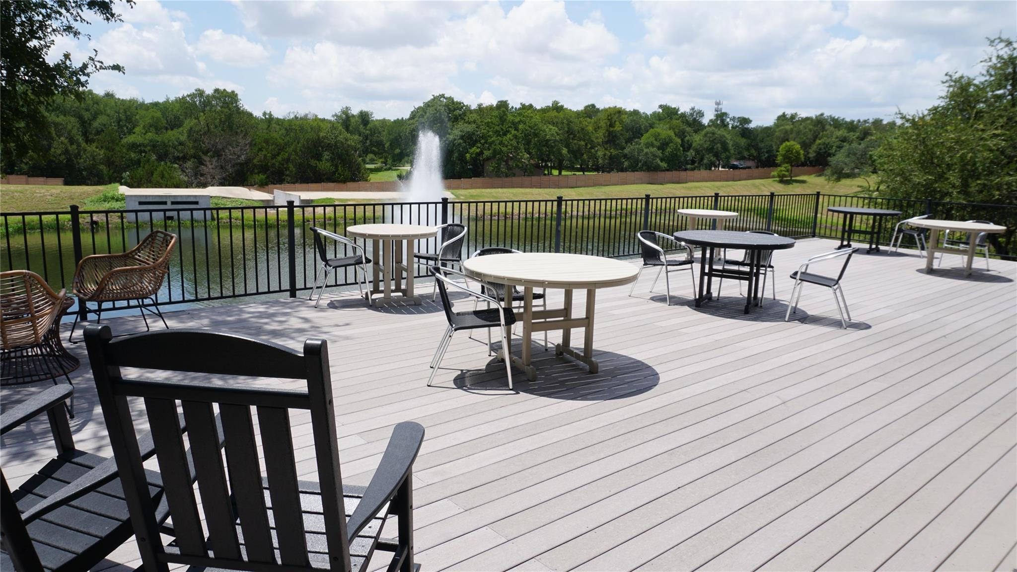 525 Clubhouse Dr, Georgetown, TX 78628