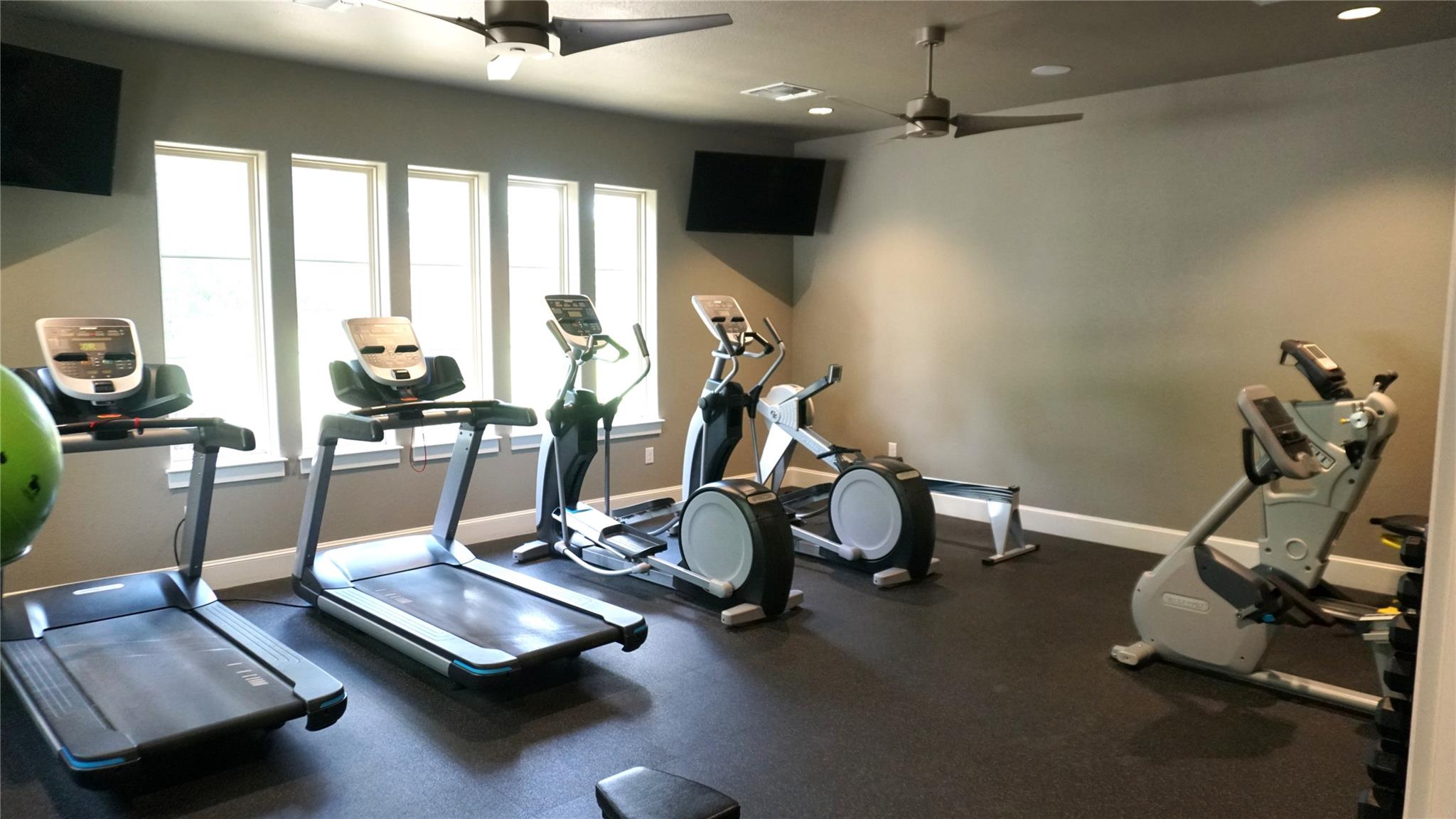 525 Clubhouse Dr, Georgetown, TX 78628