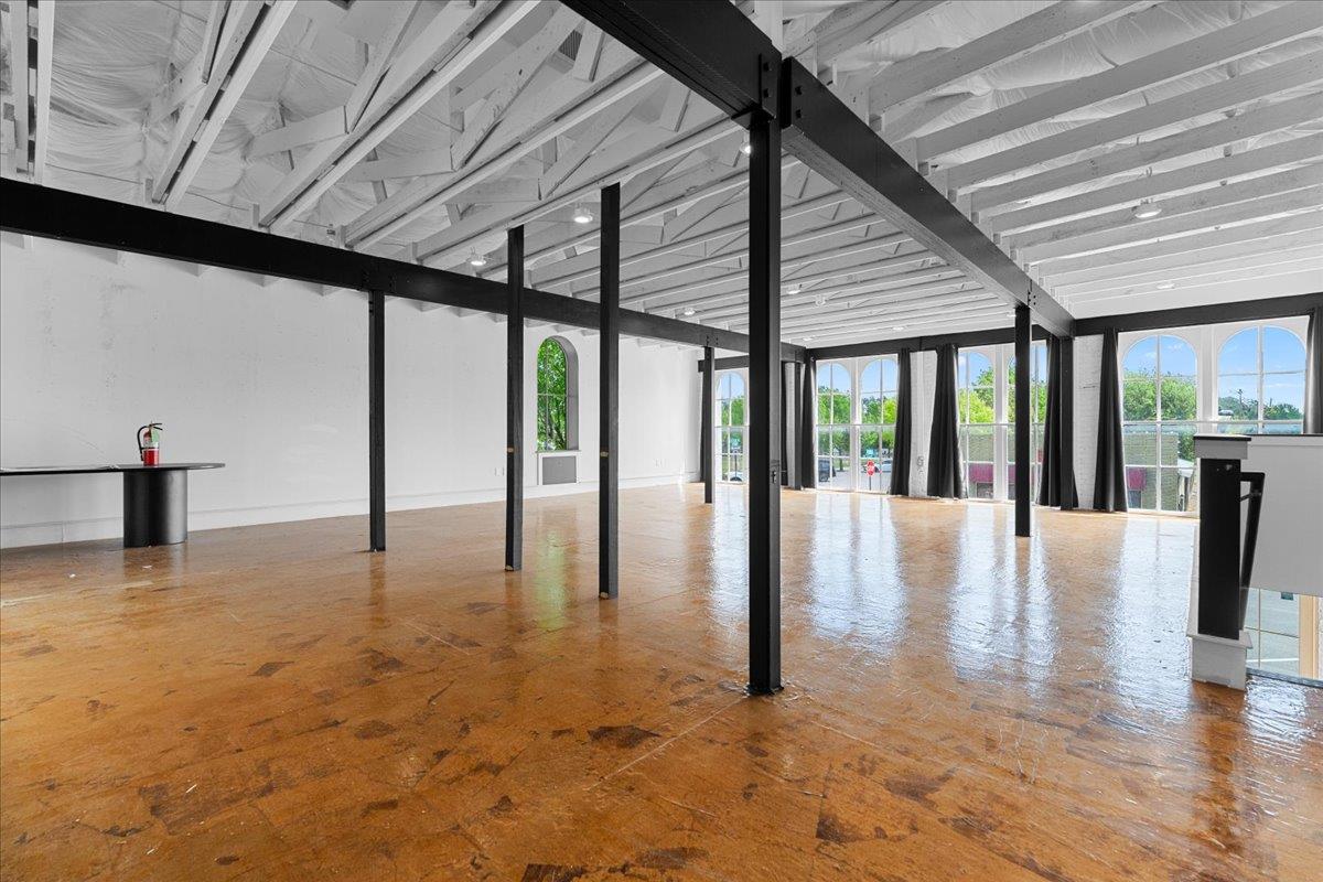 117 East St # 200, Hutto, TX 78634