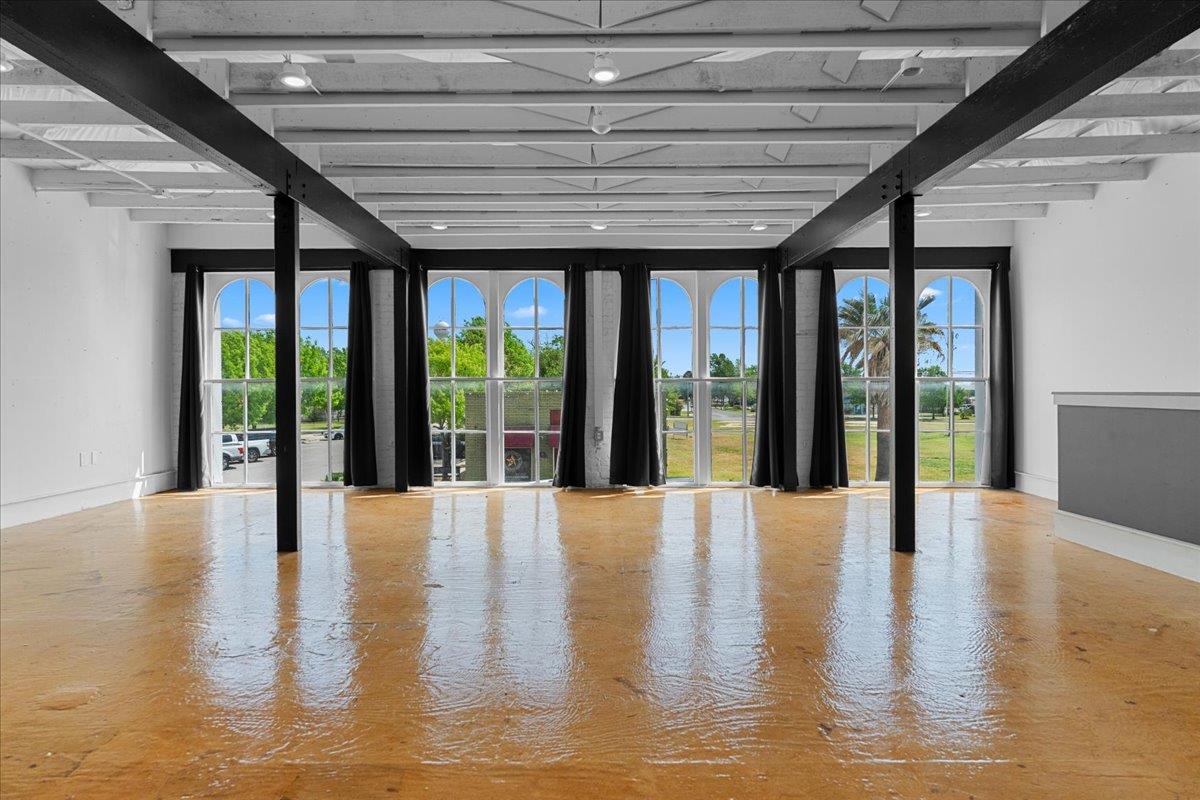 117 East St # 200, Hutto, TX 78634