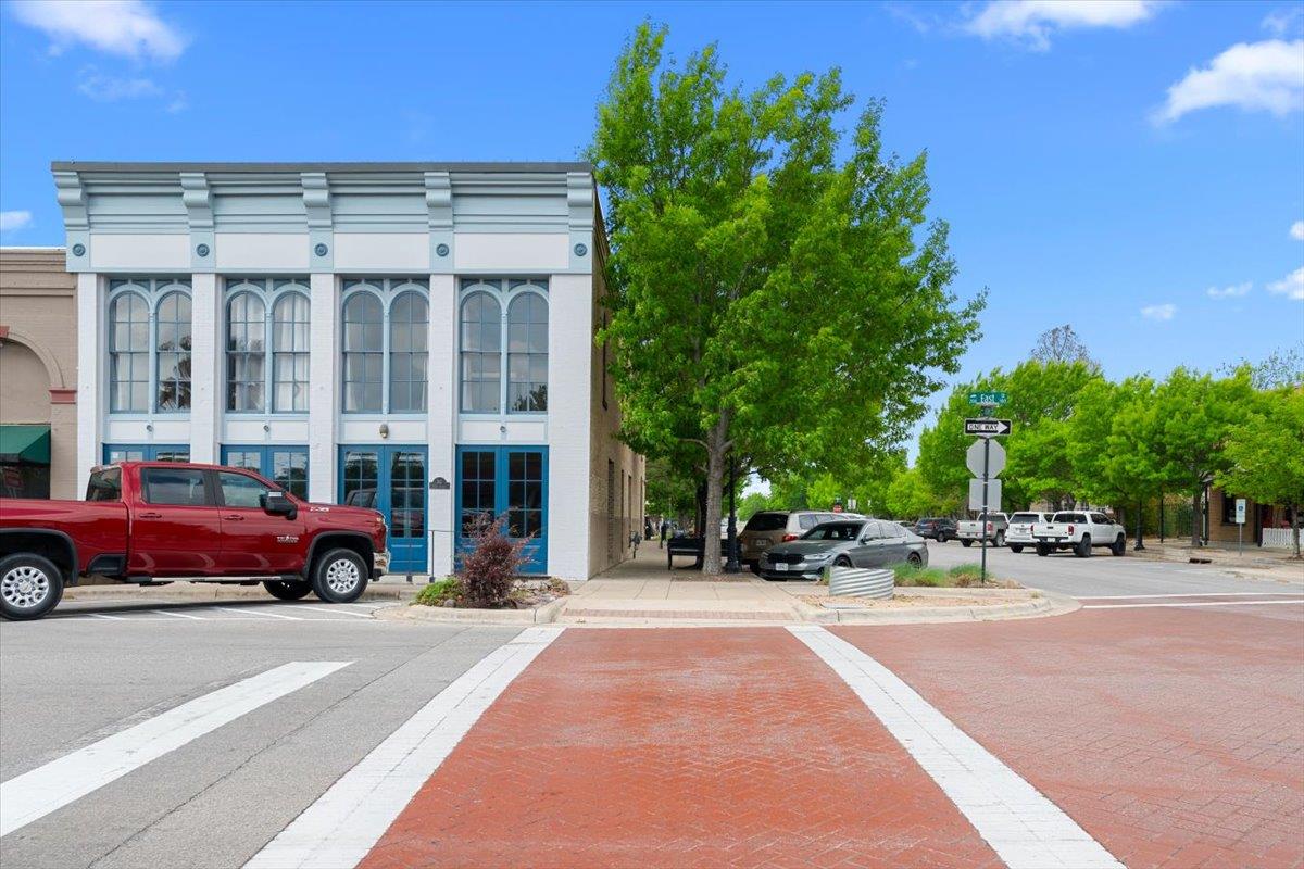 117 East St # 200, Hutto, TX 78634