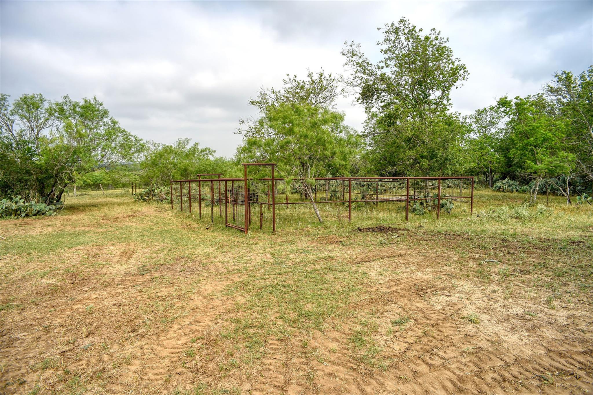 323 CR 446, Gonzales, TX 78629