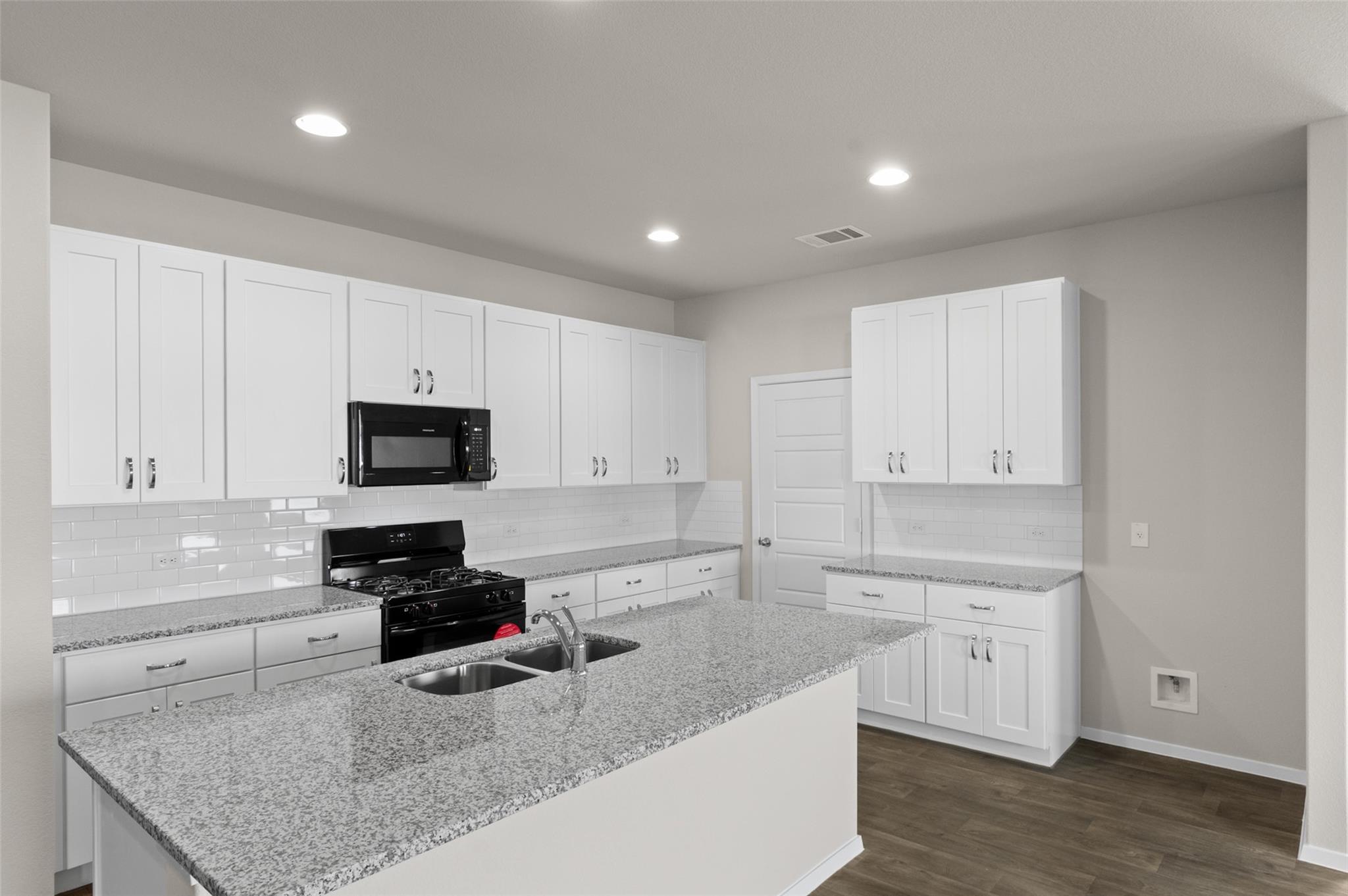 125 Chesterfield Dr, Kyle, TX 78640