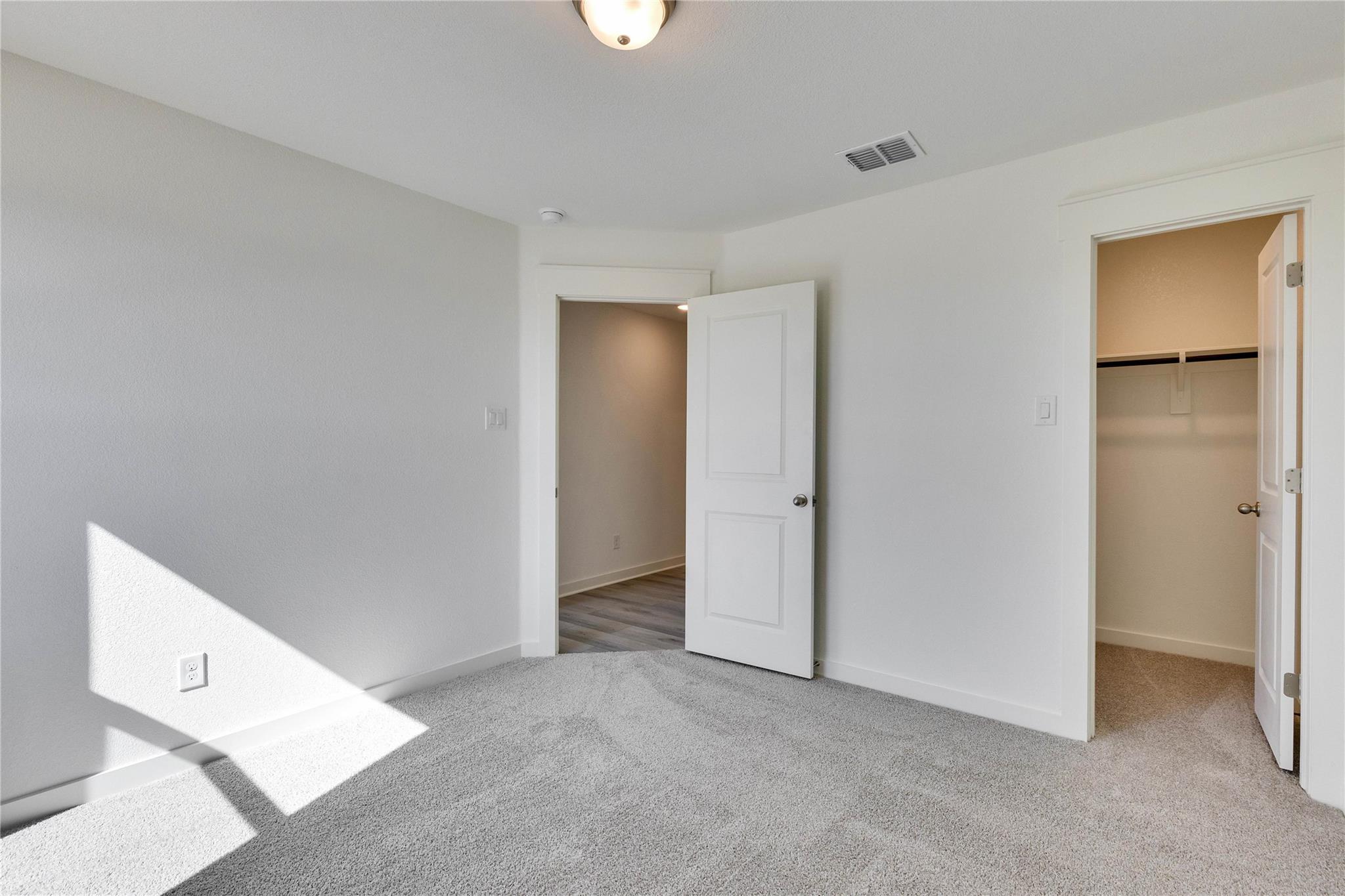 524 Bobcat Creek Dr, Jarrell, TX 76537