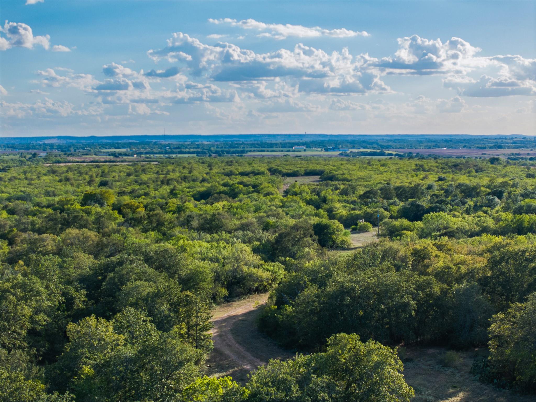 399 Seals Creek Rd, Lockhart, TX 78644