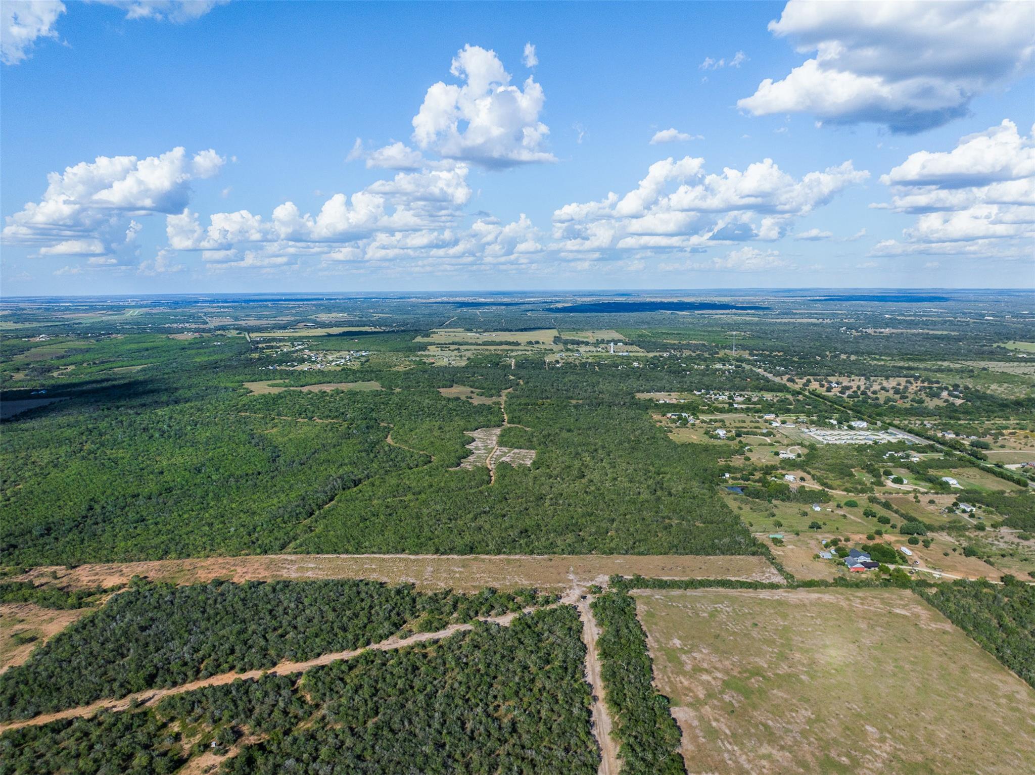 399 Seals Creek Rd, Lockhart, TX 78644