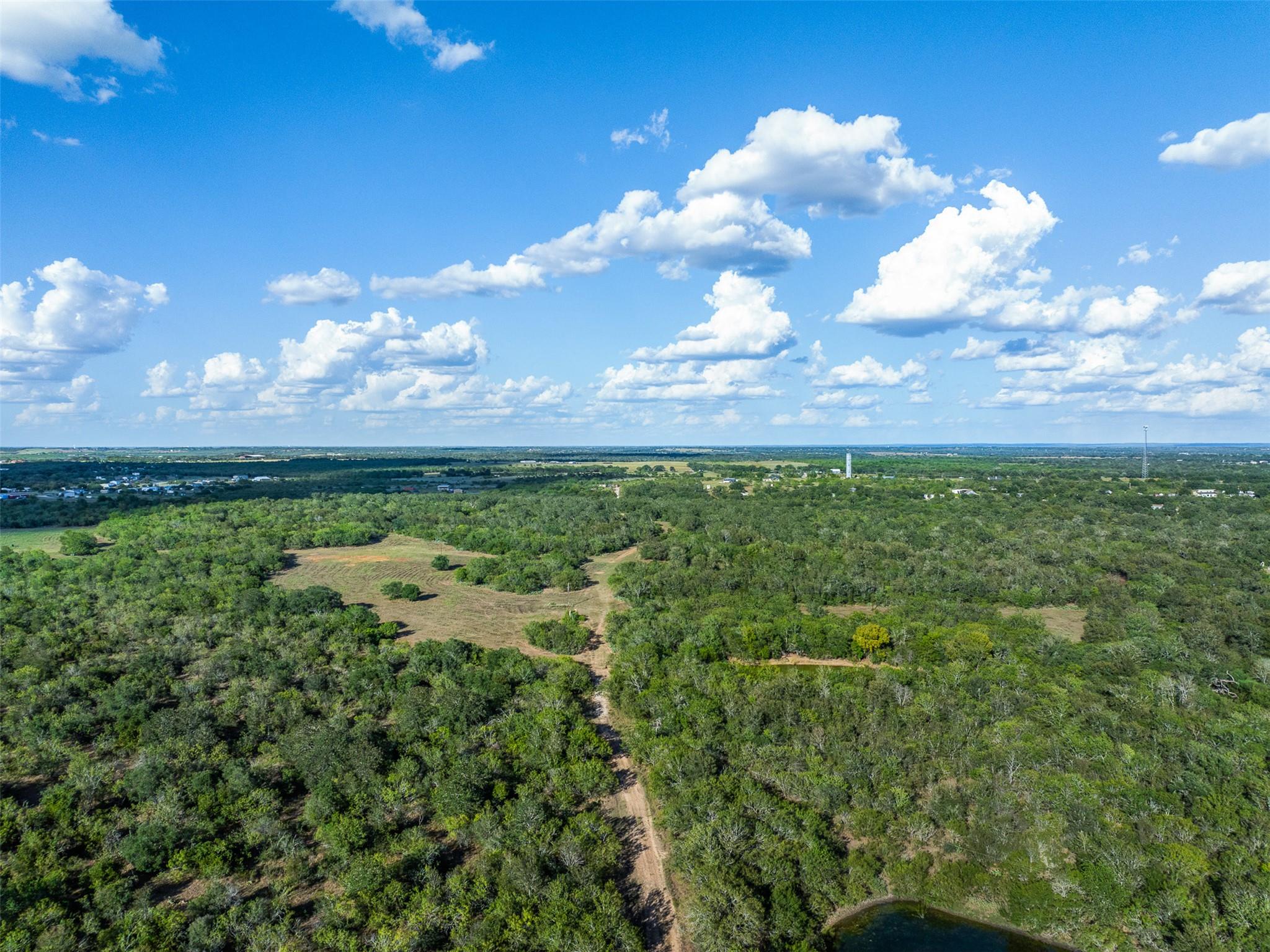 399 Seals Creek Rd, Lockhart, TX 78644