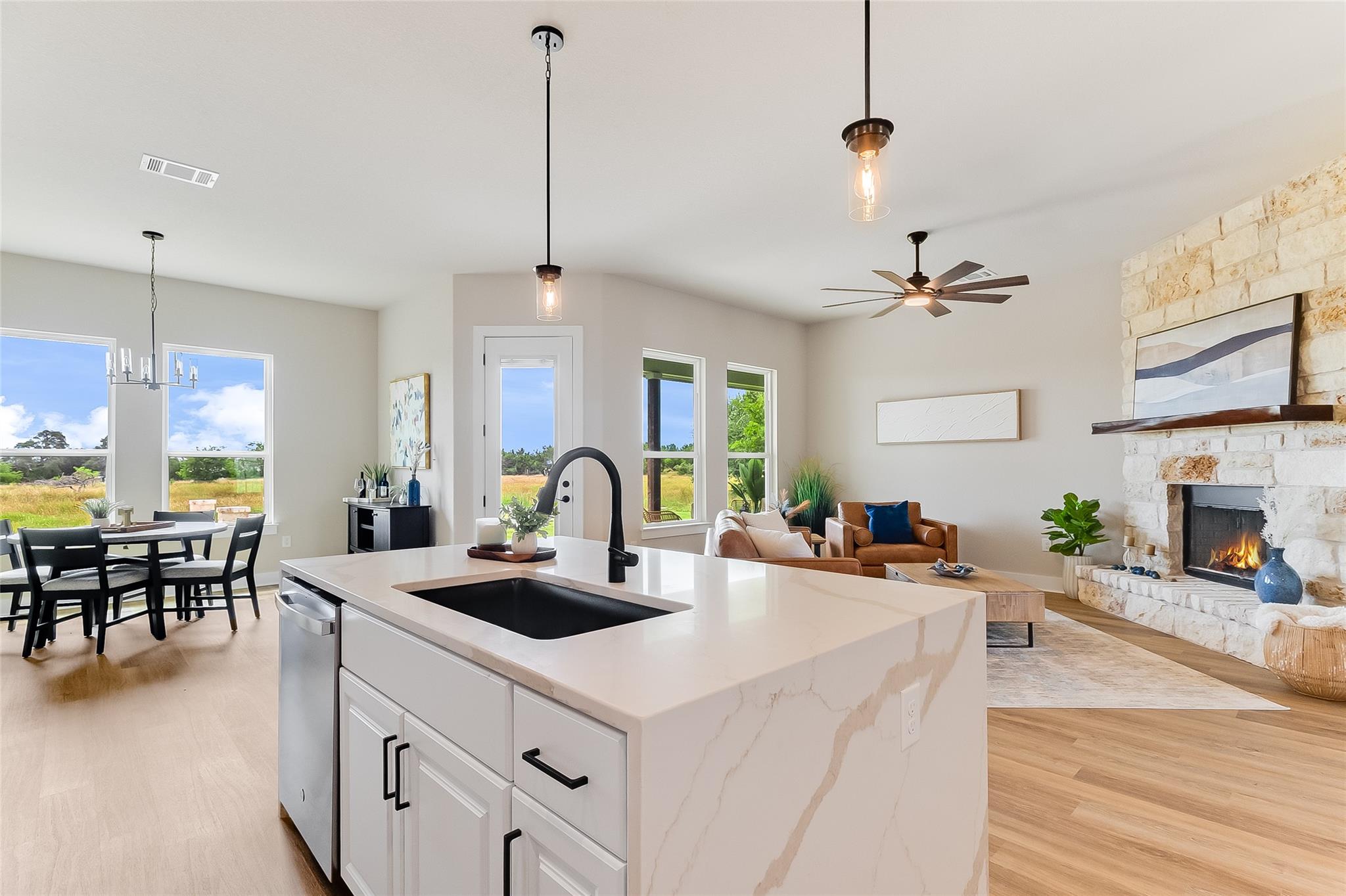 111 Draper Ln, Bertram, TX 78605