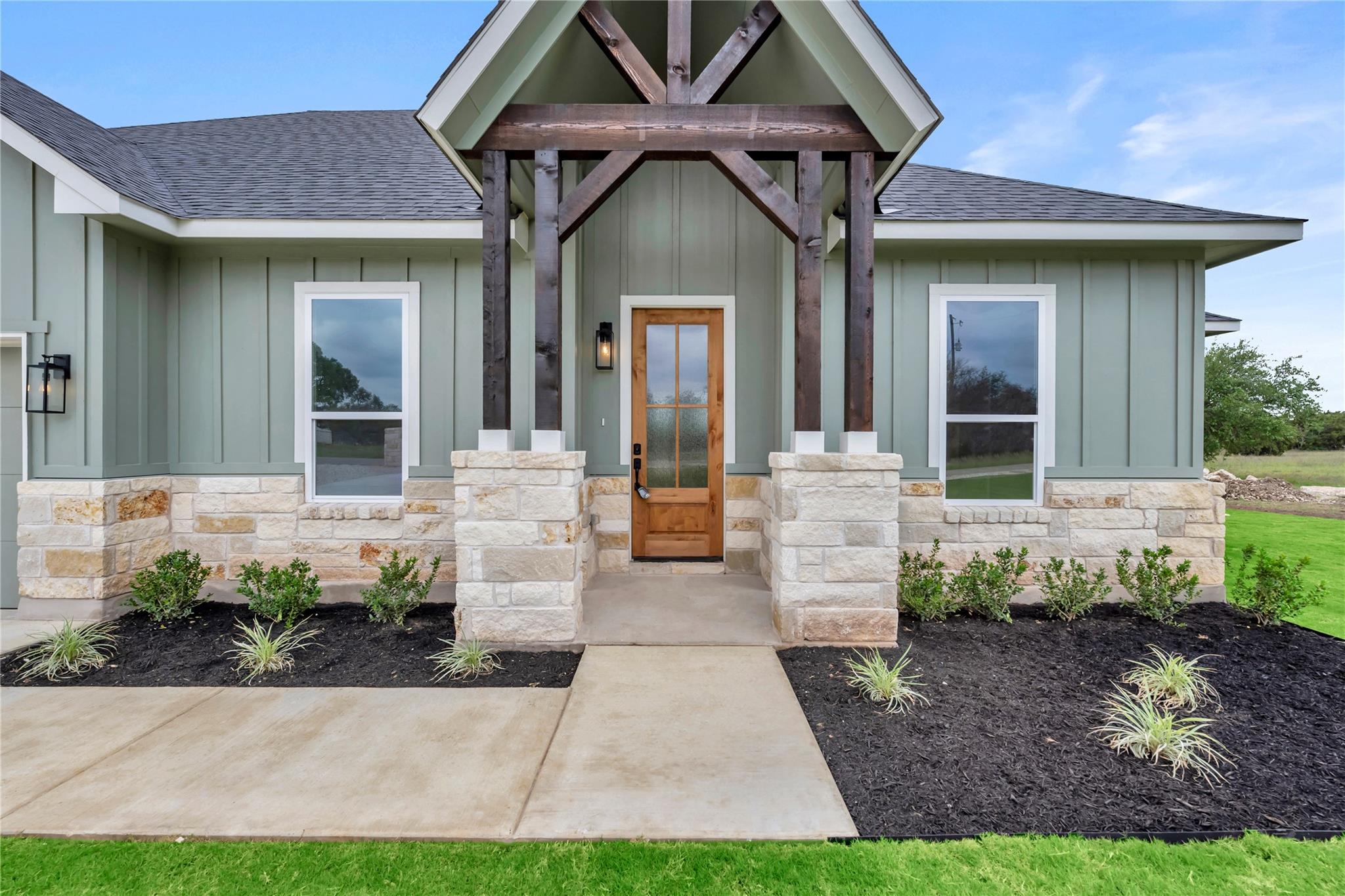 111 Draper Ln, Bertram, TX 78605