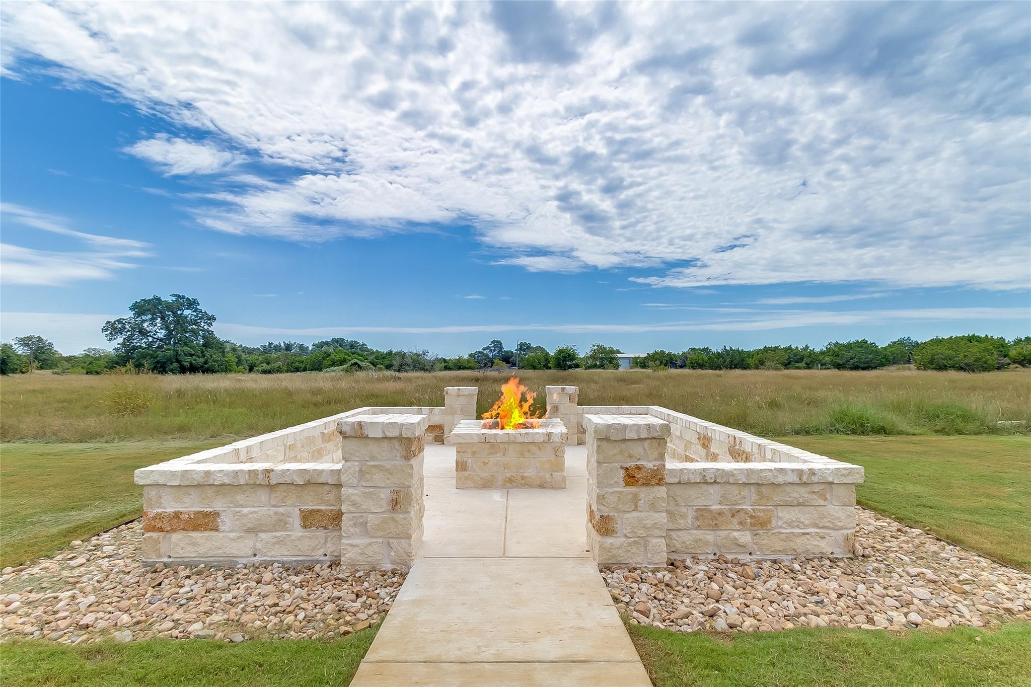 111 Draper Ln, Bertram, TX 78605