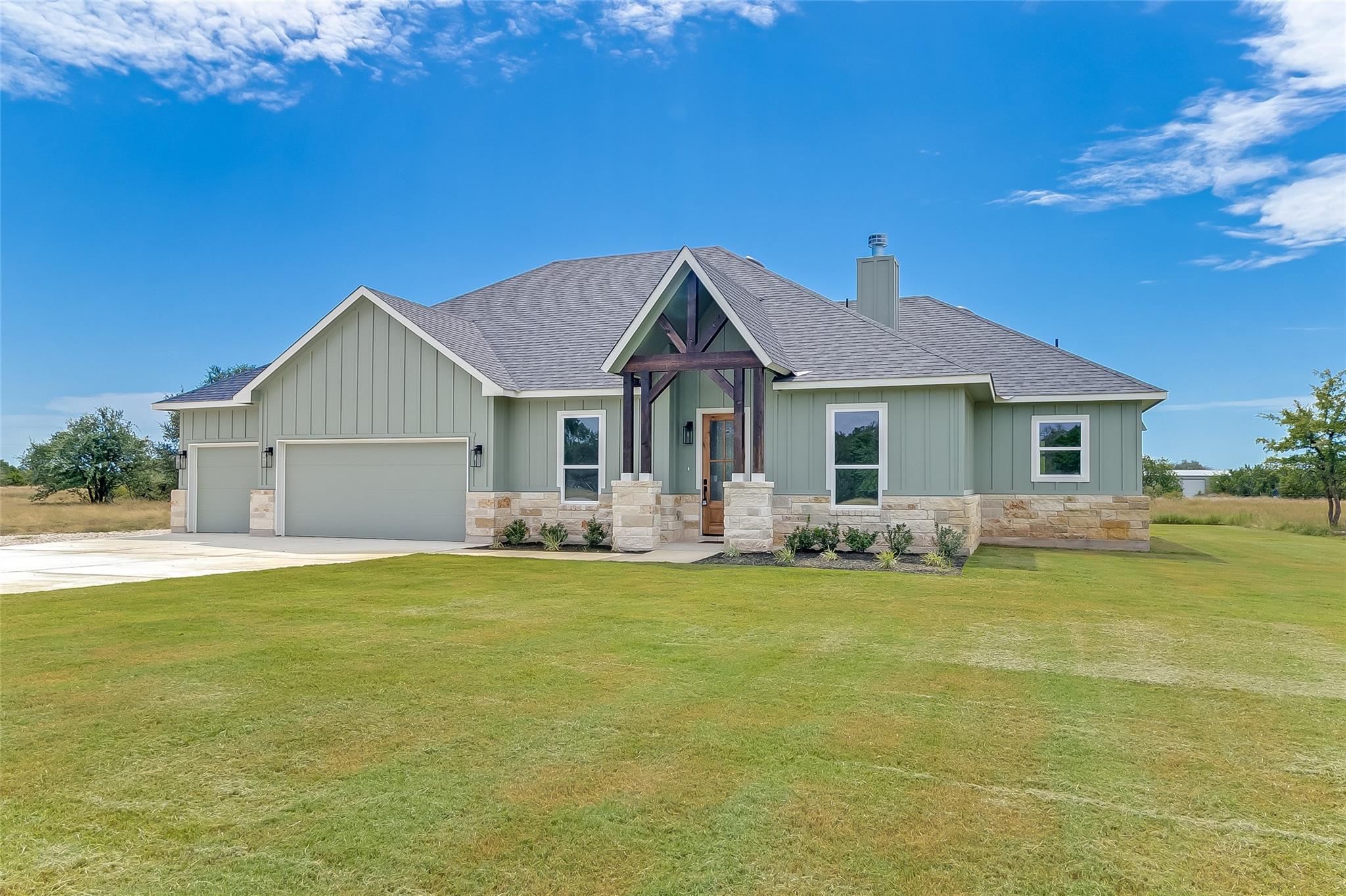 111 Draper Ln, Bertram, TX 78605