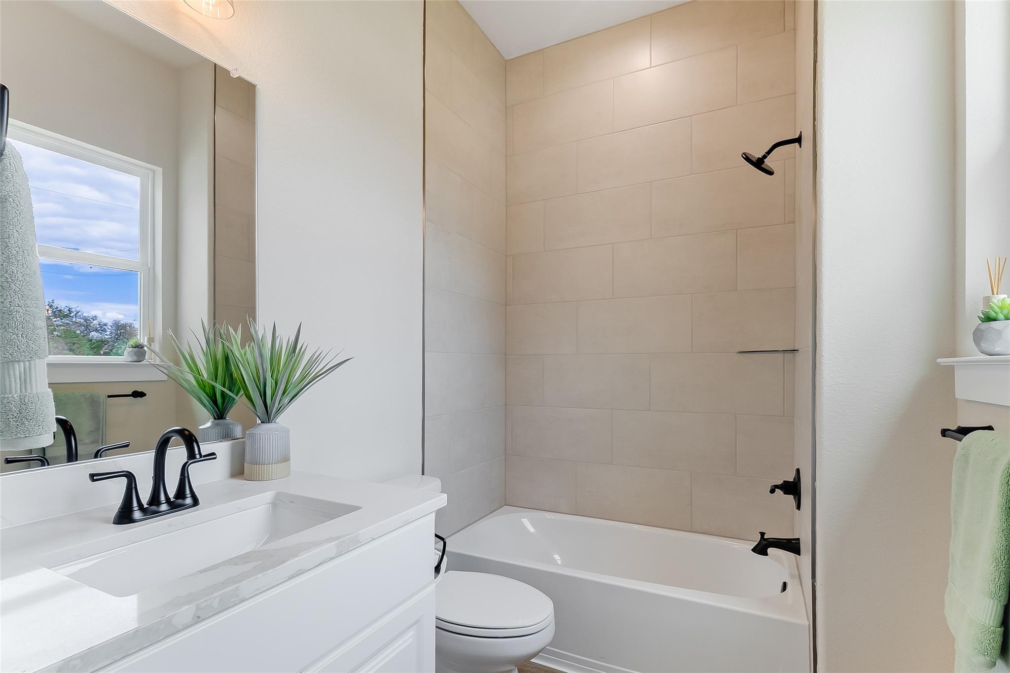 111 Draper Ln, Bertram, TX 78605