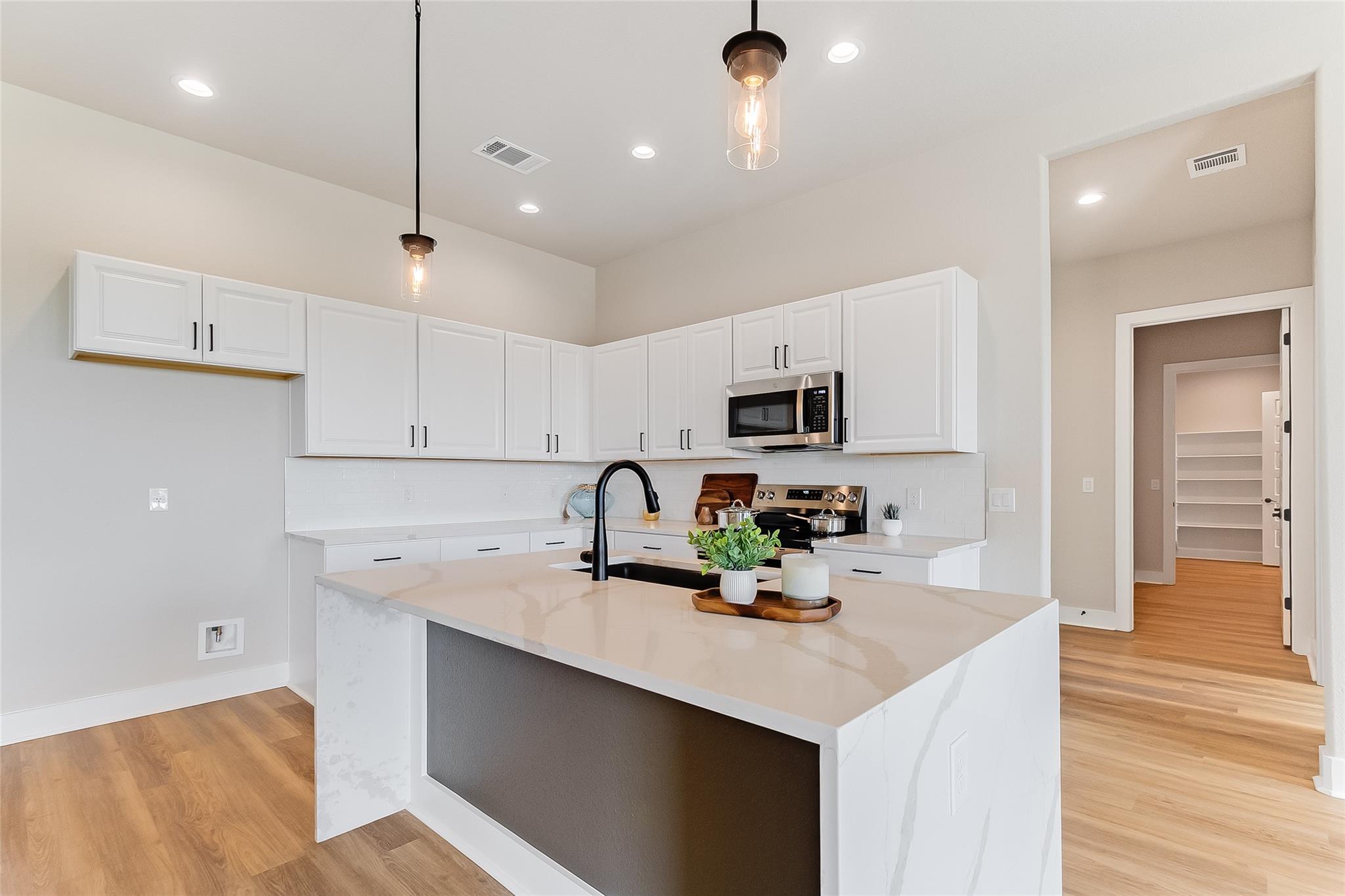 111 Draper Ln, Bertram, TX 78605