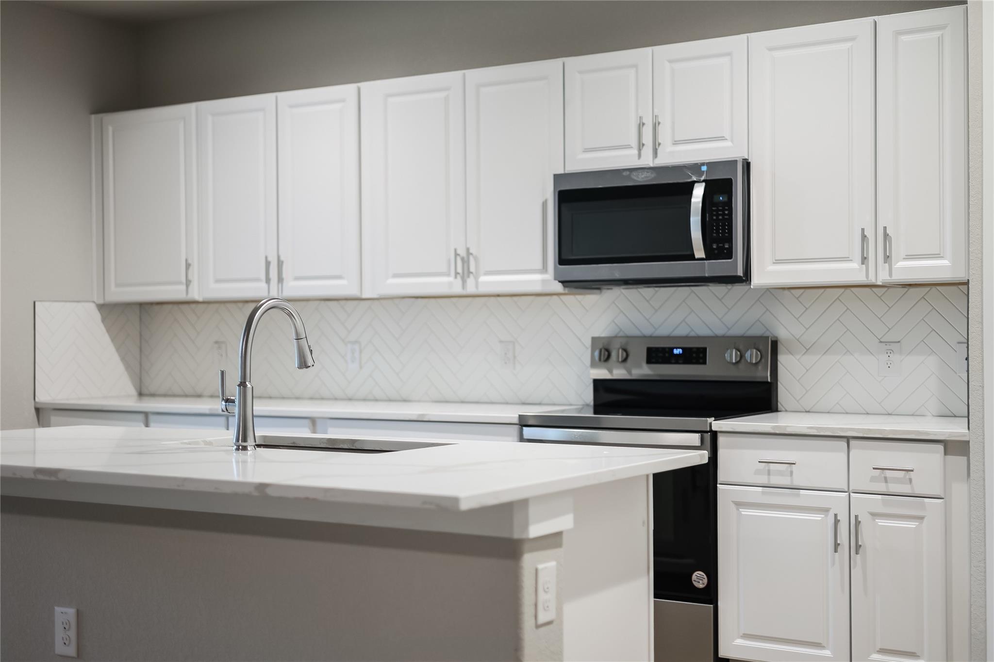 2310 Macarthur Dr, Lago Vista, TX 78645