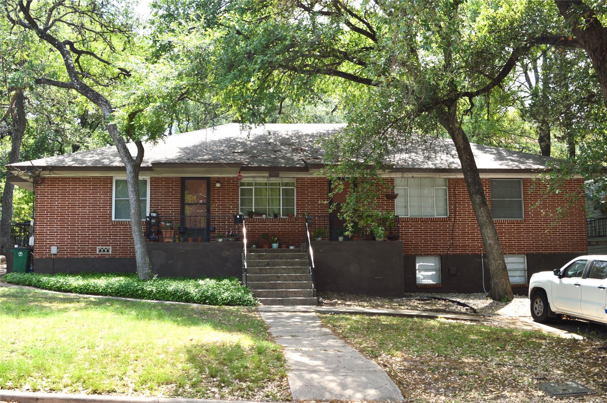 917 Keith Ln # B, Austin, TX 78705