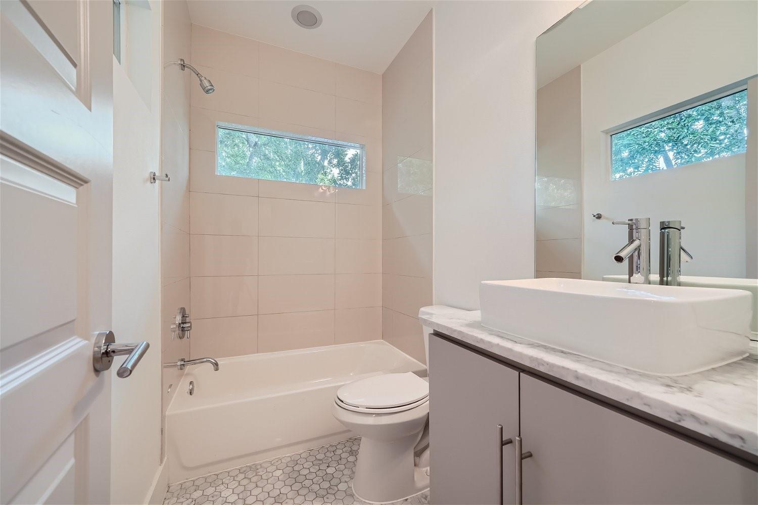 6002 Camino Real Rd, Austin, TX 78757