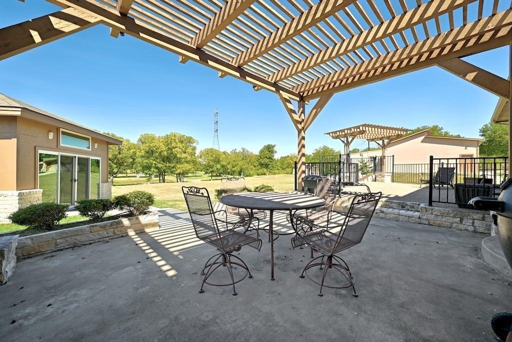 7300 Gilbert Rd, Manor, TX 78653