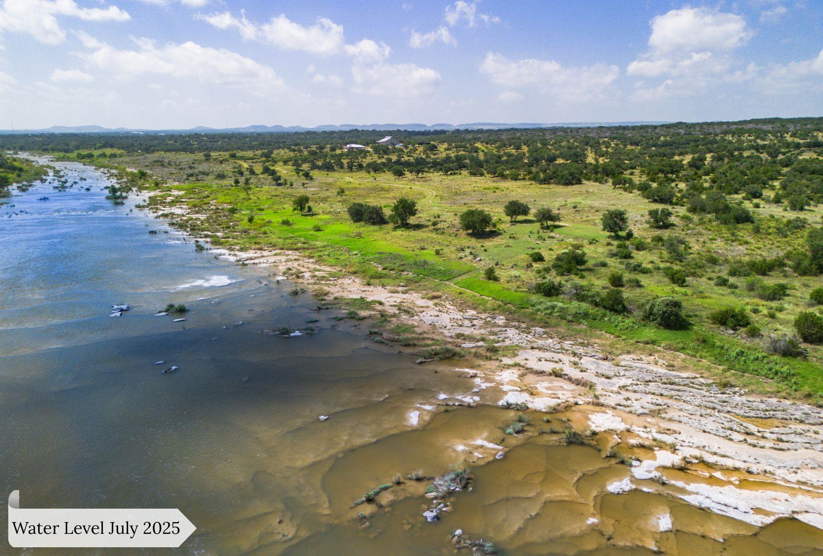 900 Rio Vista Rd, Johnson City, TX 78636