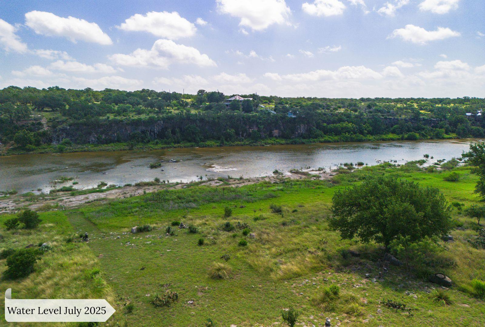 900 Rio Vista Rd, Johnson City, TX 78636